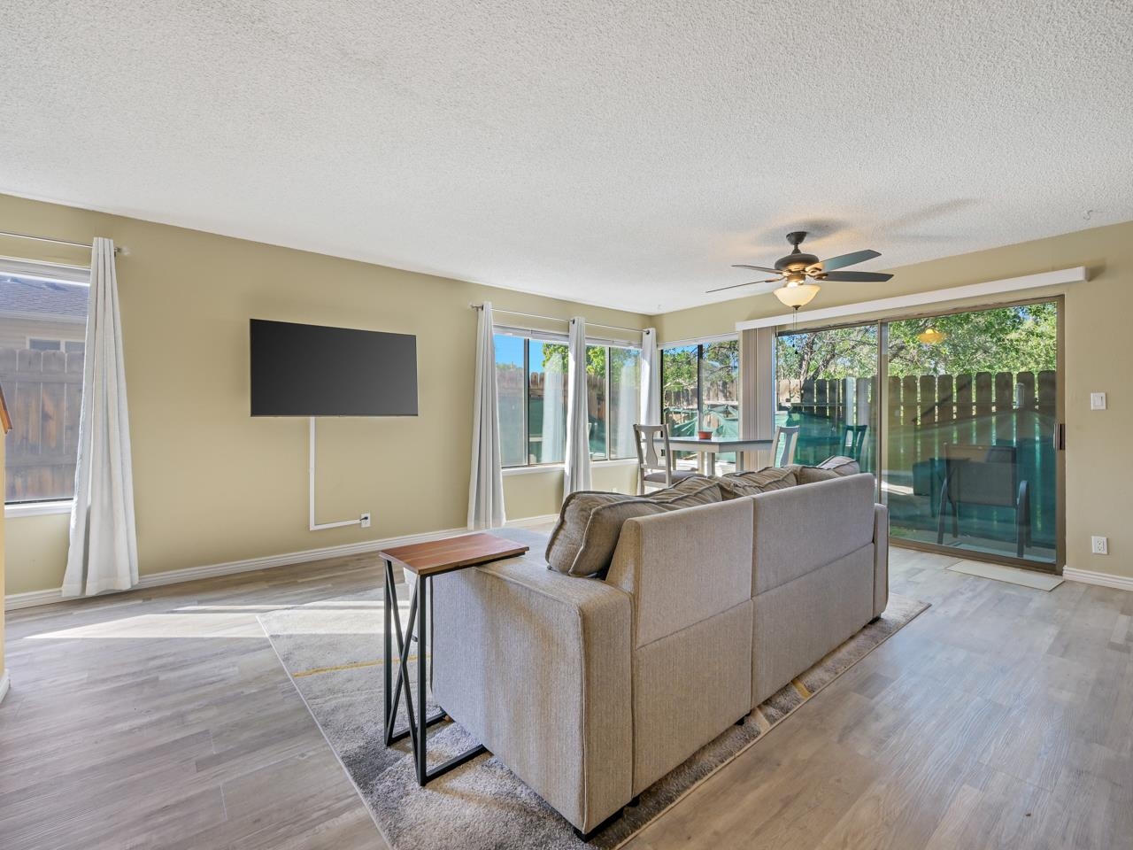 517 28 1/2 Road Property Photo 3