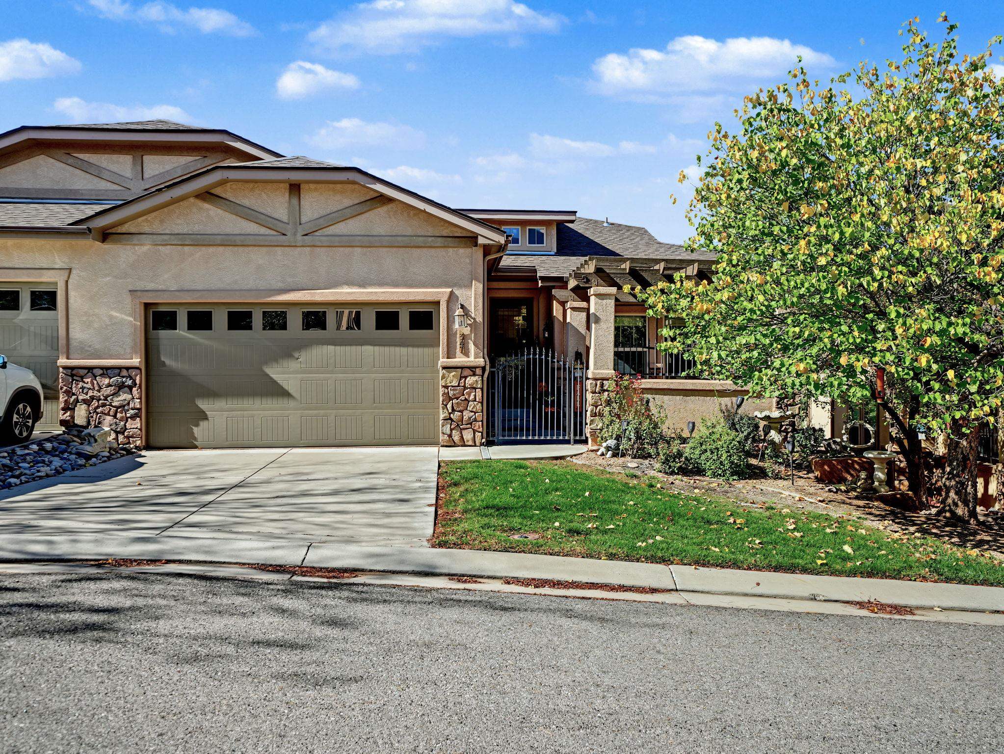 347 Cliff View Drive Property Photo 1