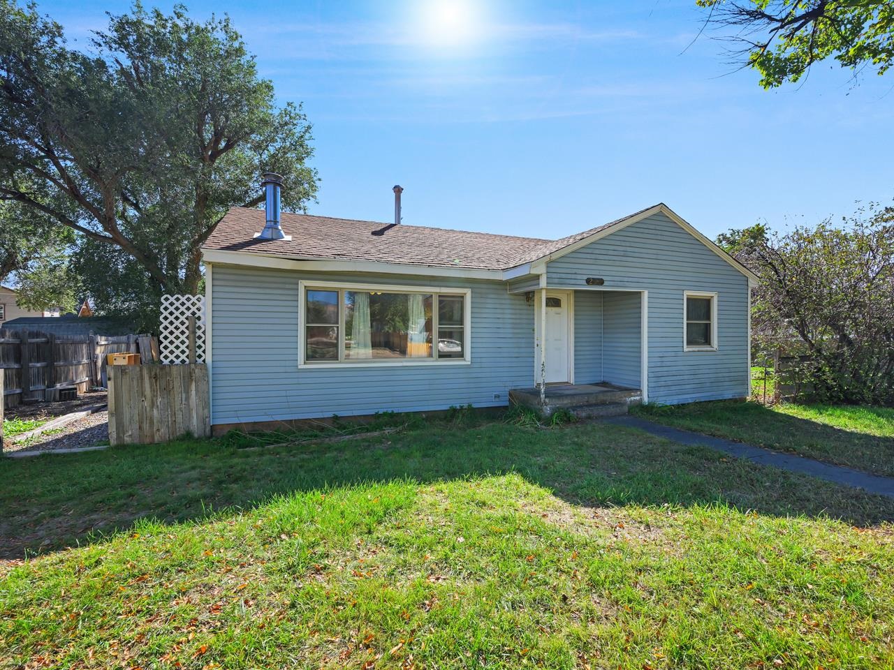 231 E 2nd Street Property Photo 1