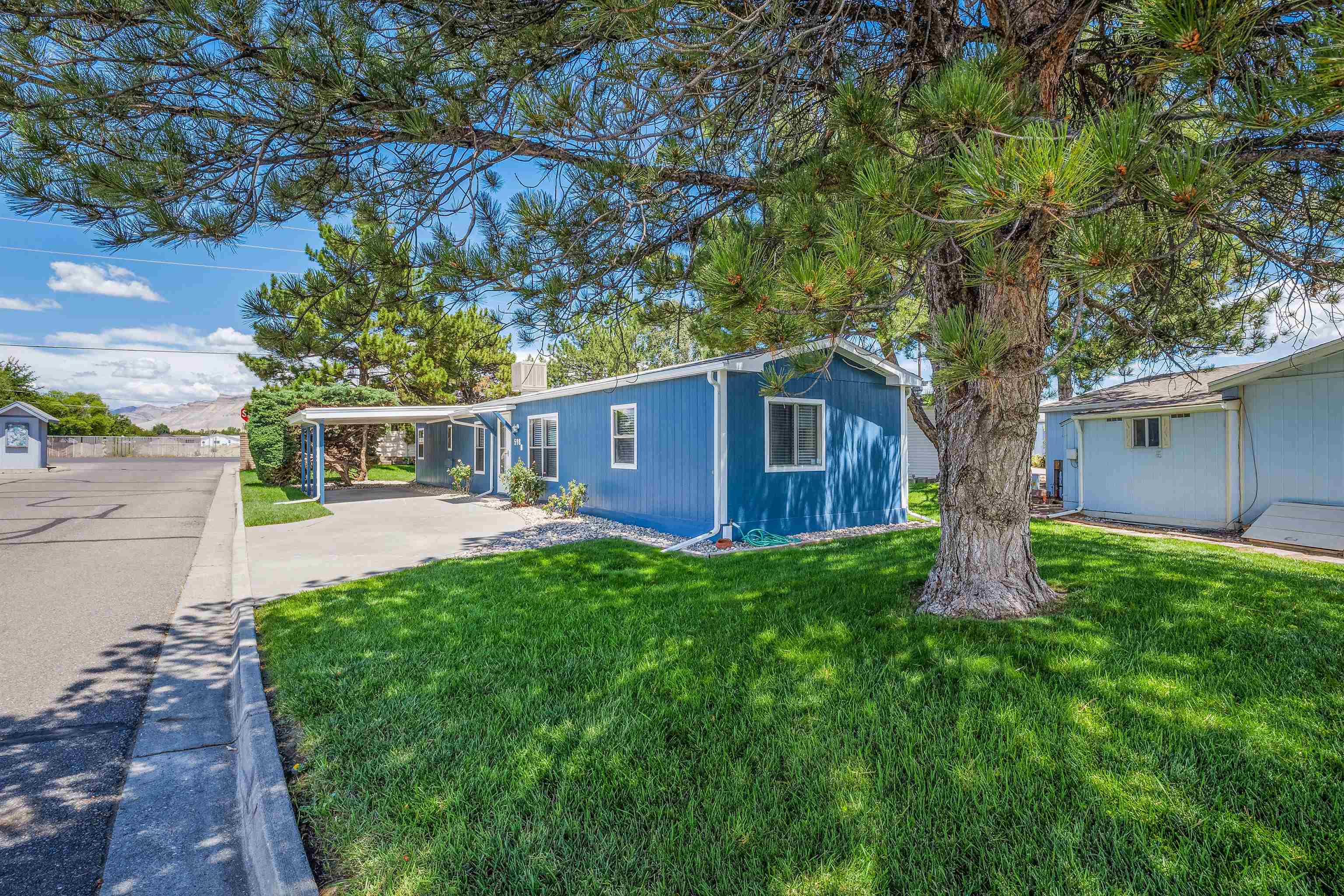 598 E Conestoga Circle Property Photo 6