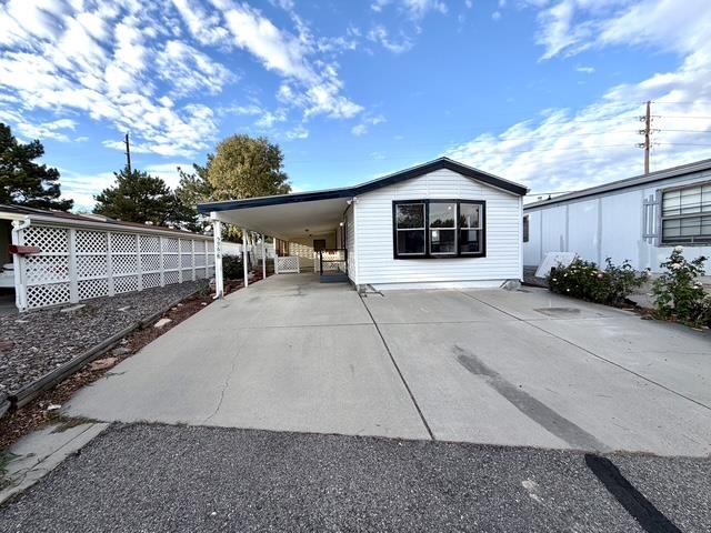 596 E Conestoga Circle Property Photo 3
