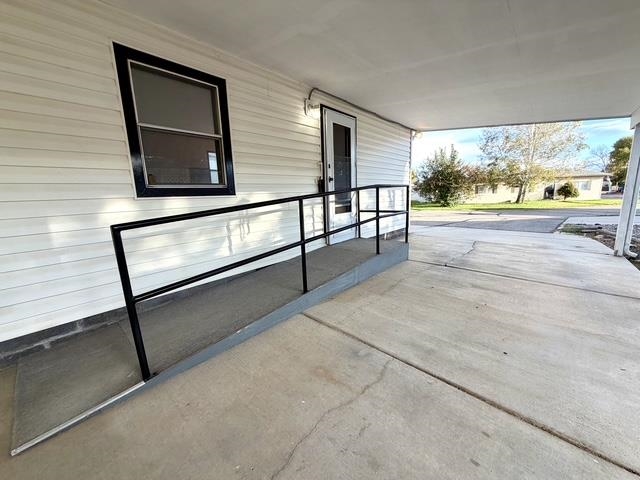 596 E Conestoga Circle Property Photo 5