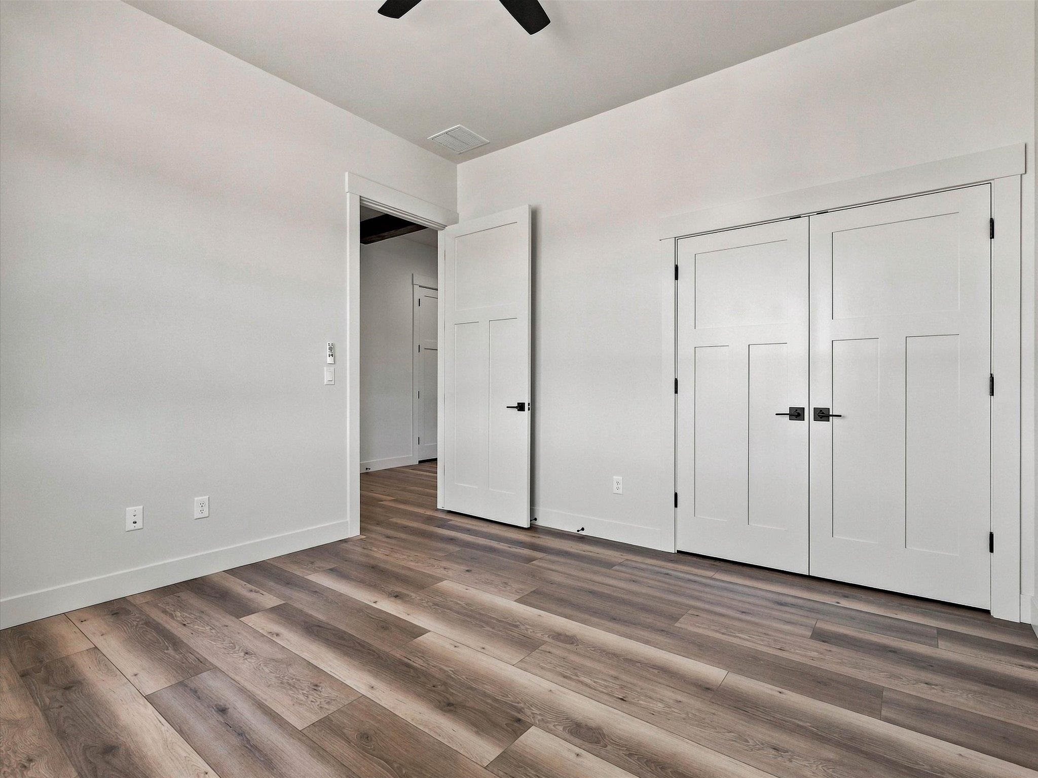 2121 Riverbend Court Property Photo 17