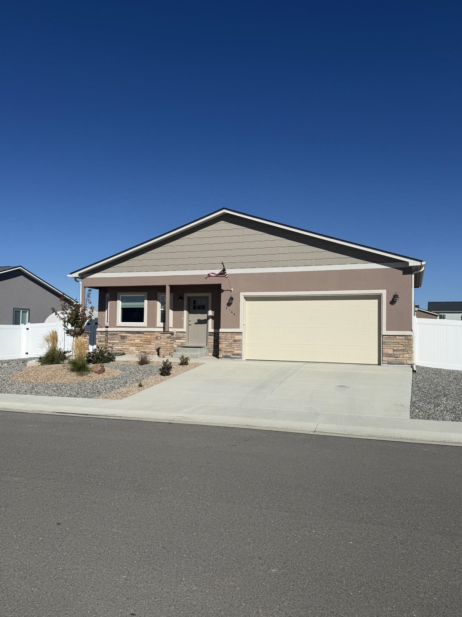 2144 Brookfield Drive Property Photo 3