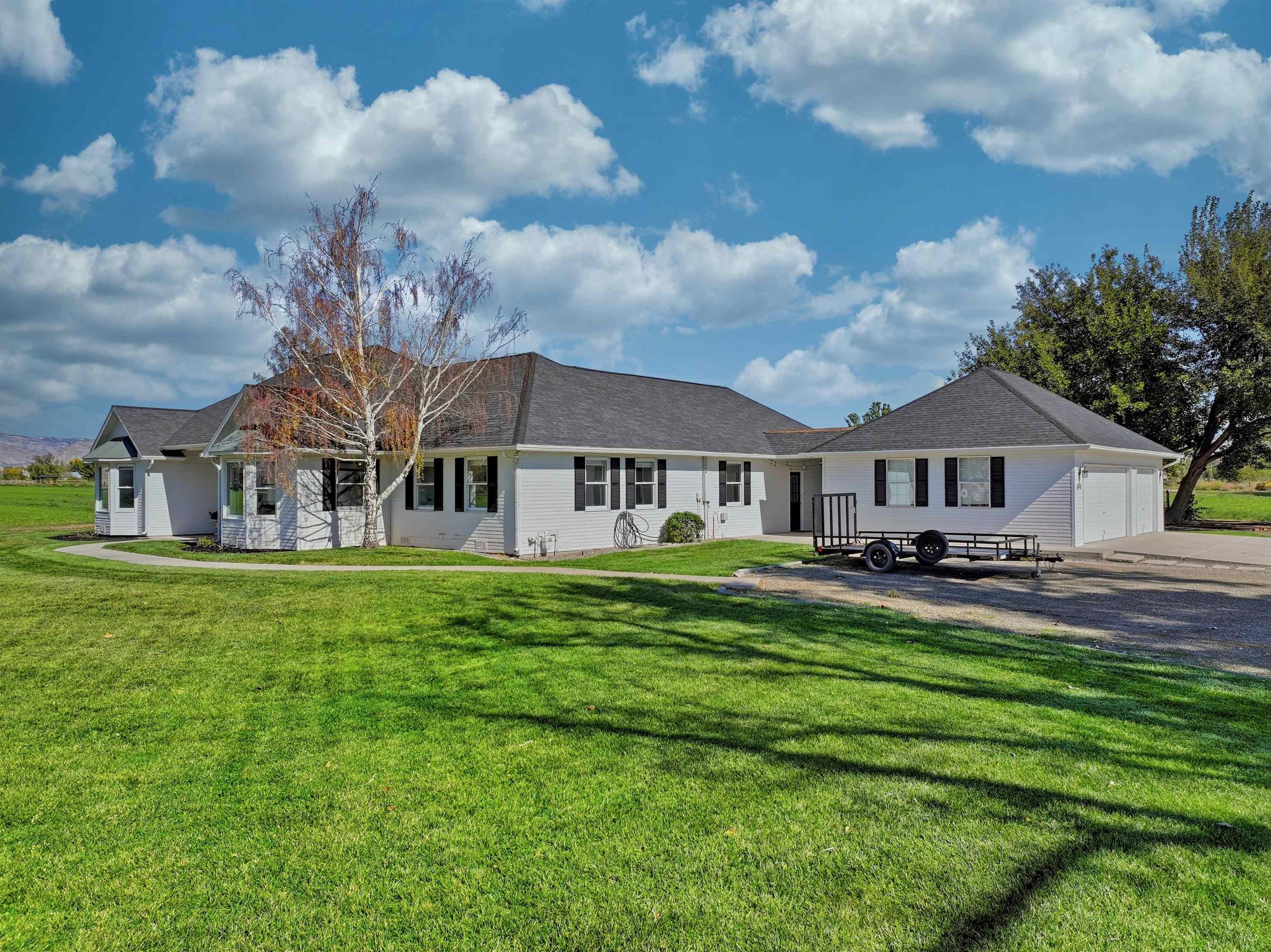 890 24 Road Property Photo 4