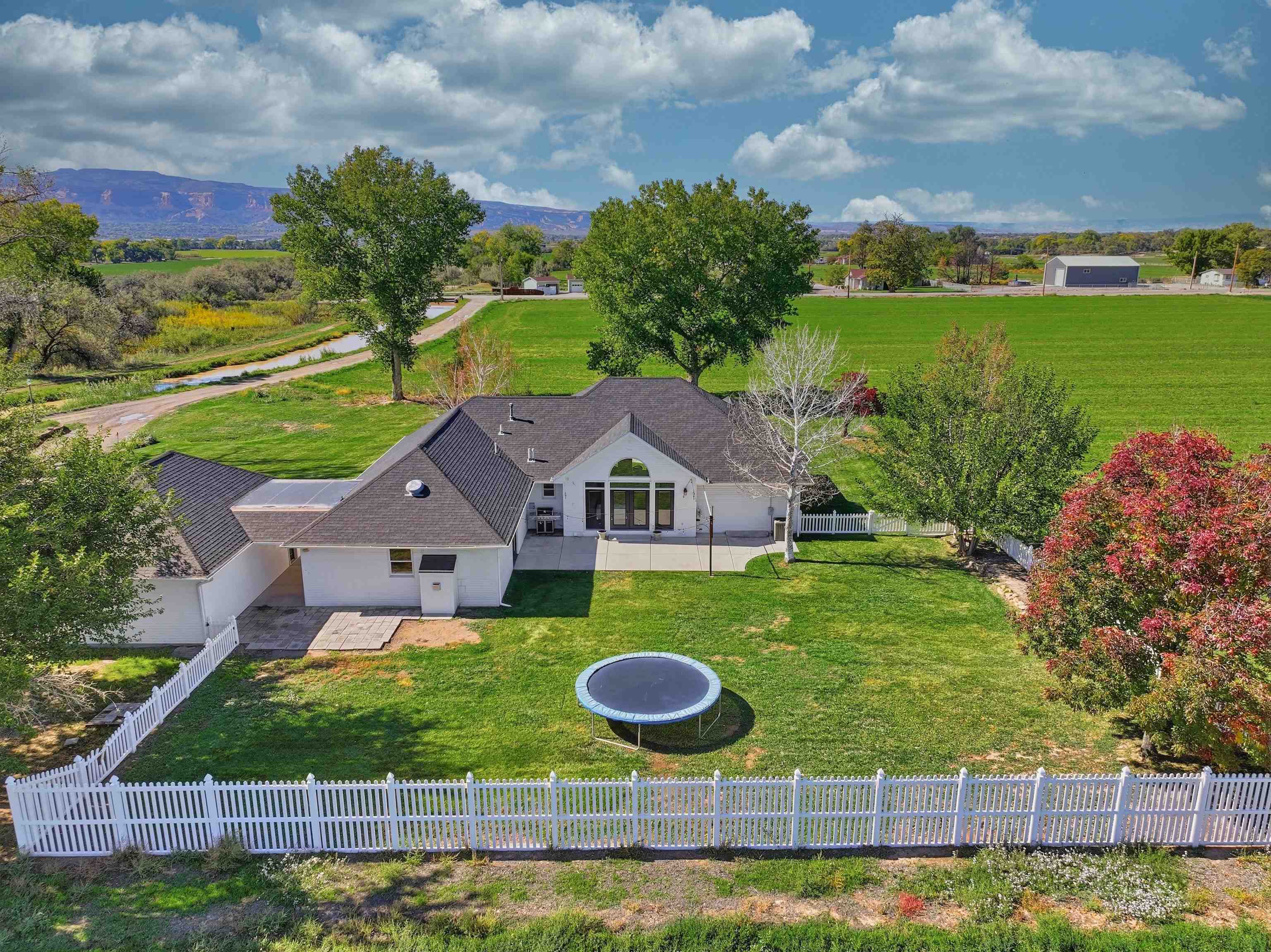 890 24 Road Property Photo 32