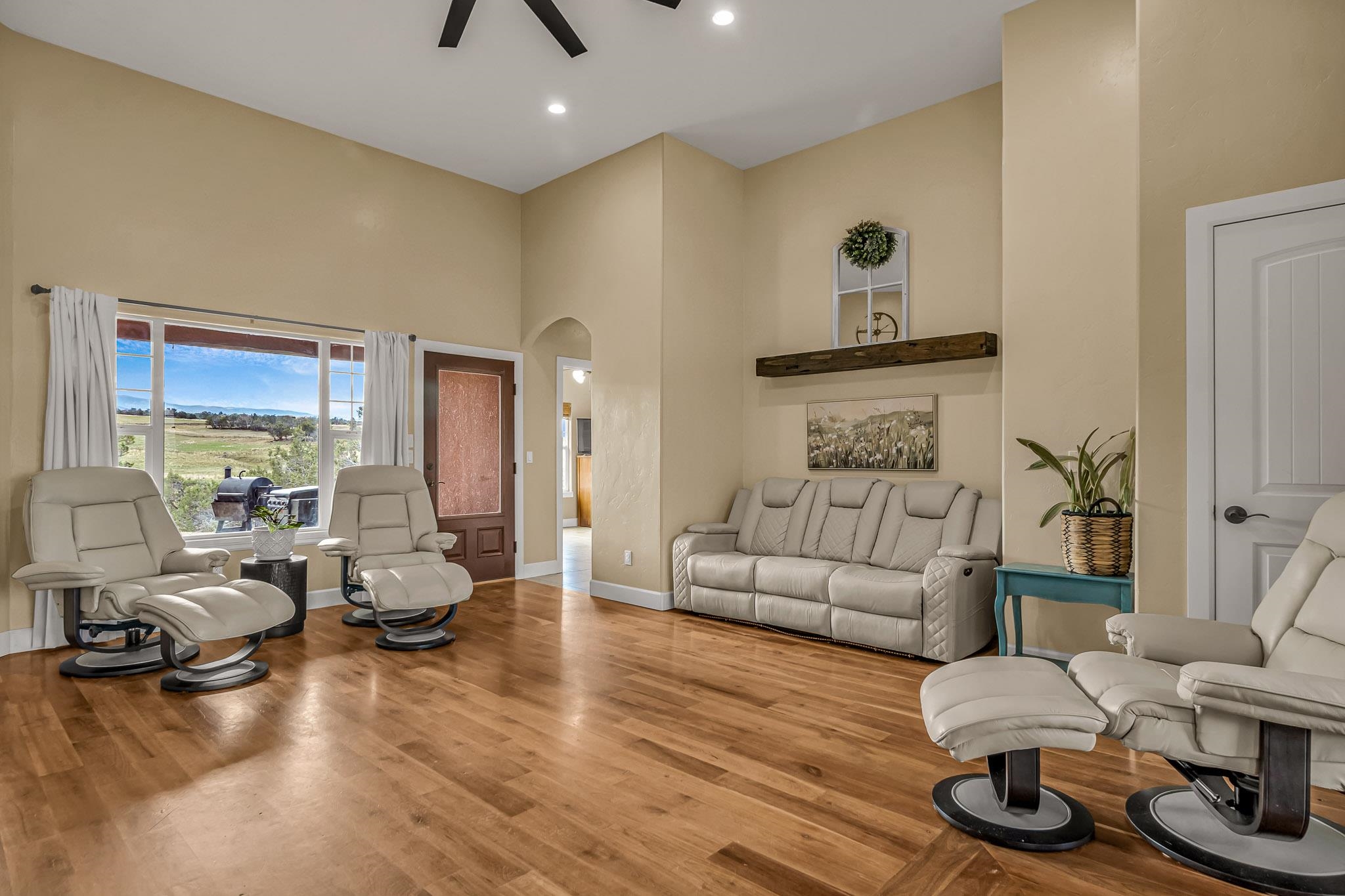 14325 Apache Lane Property Photo 9