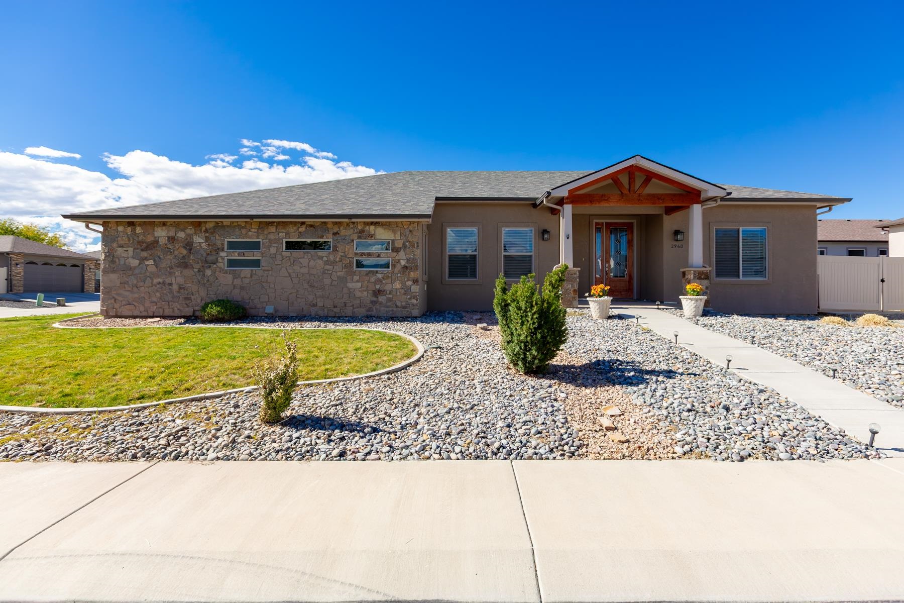 2940 BRAXTON COURT Property Photo 1