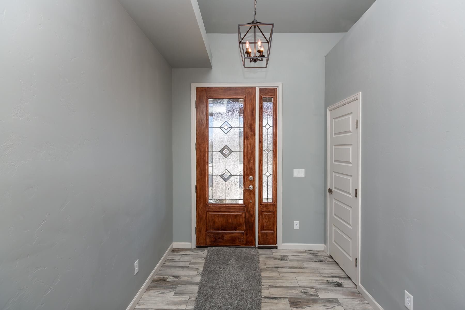 2940 Braxton Court Property Photo 4