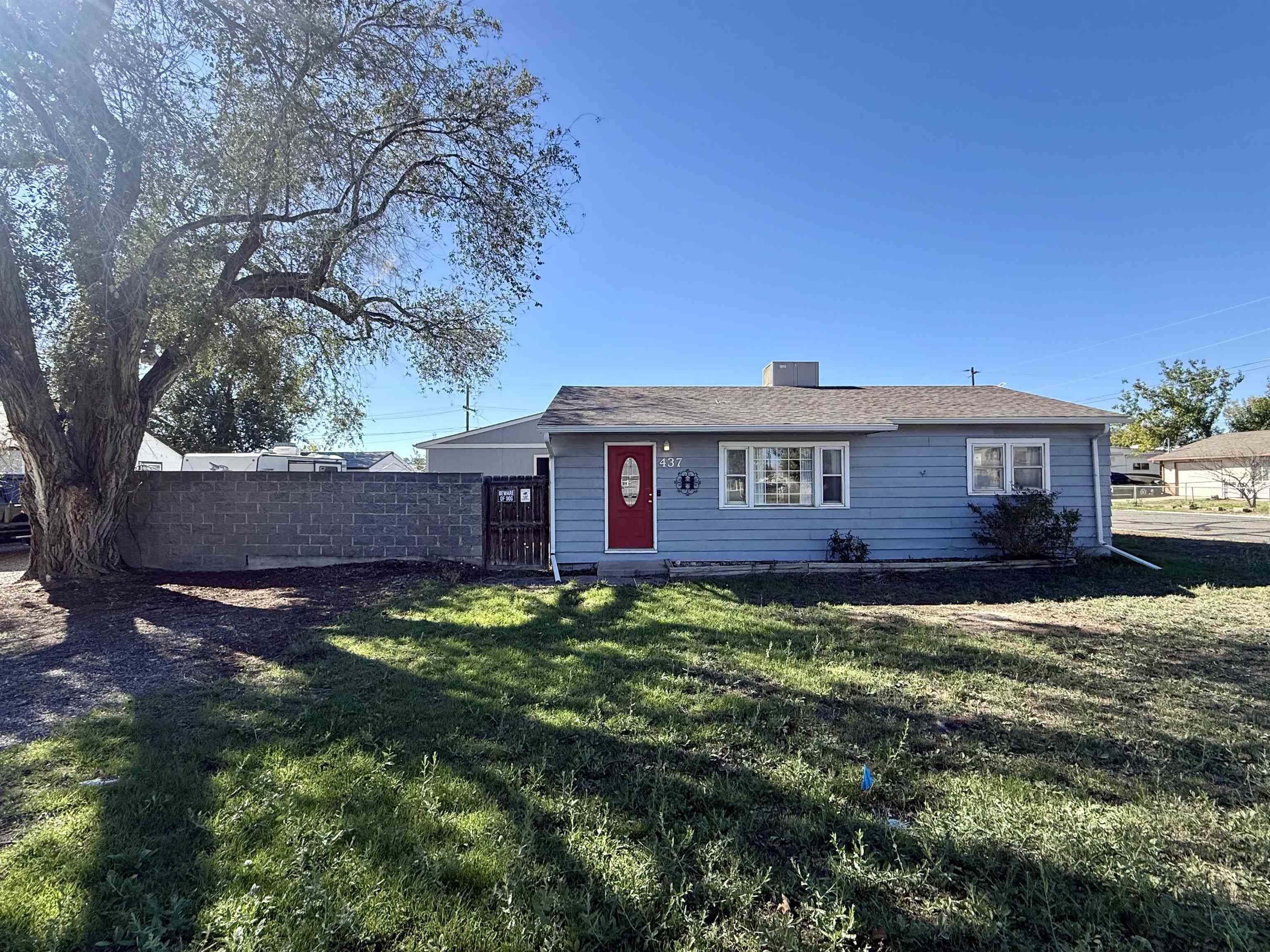 437 30 Road Property Photo 1
