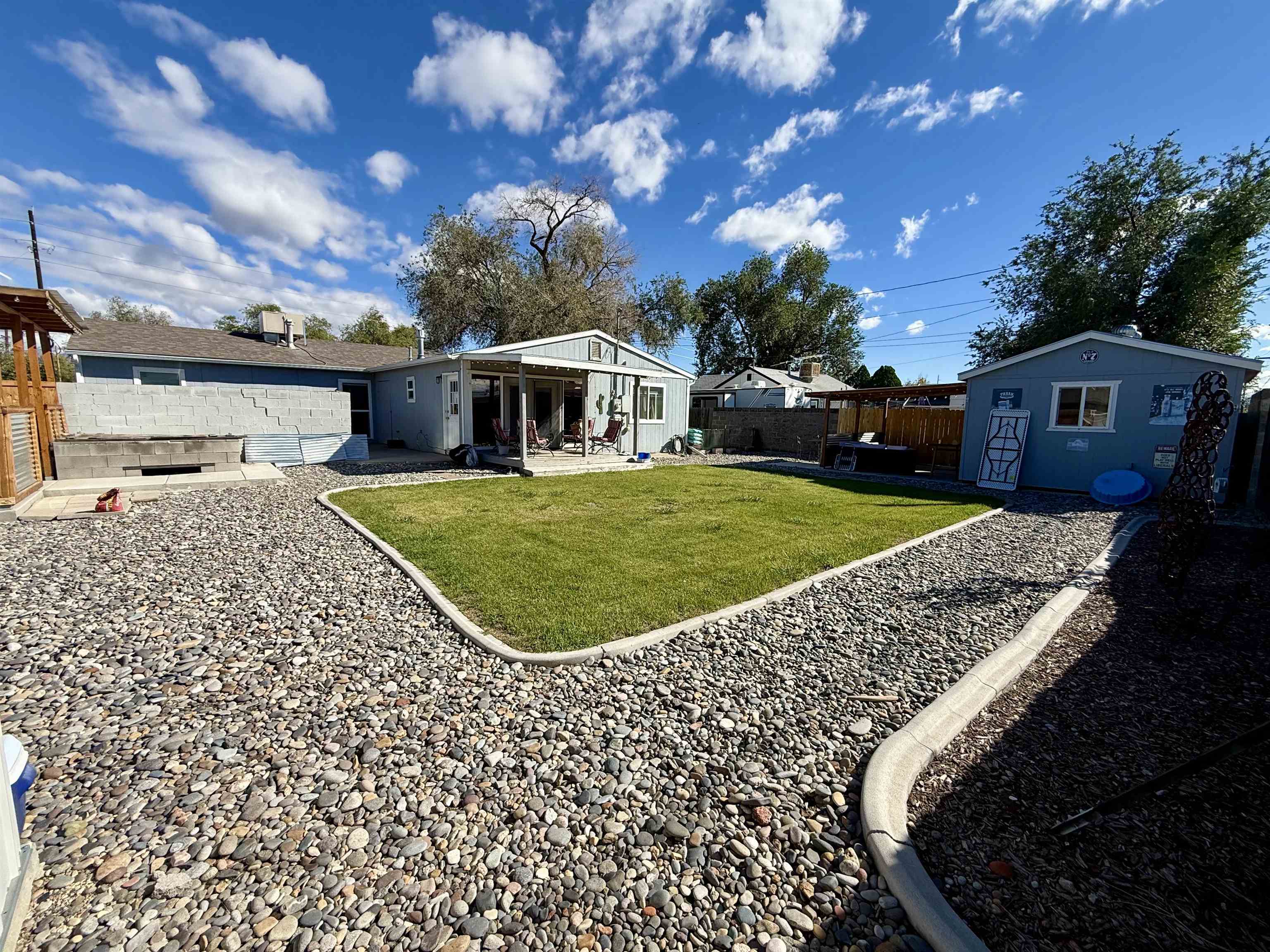 437 30 Road Property Photo 4