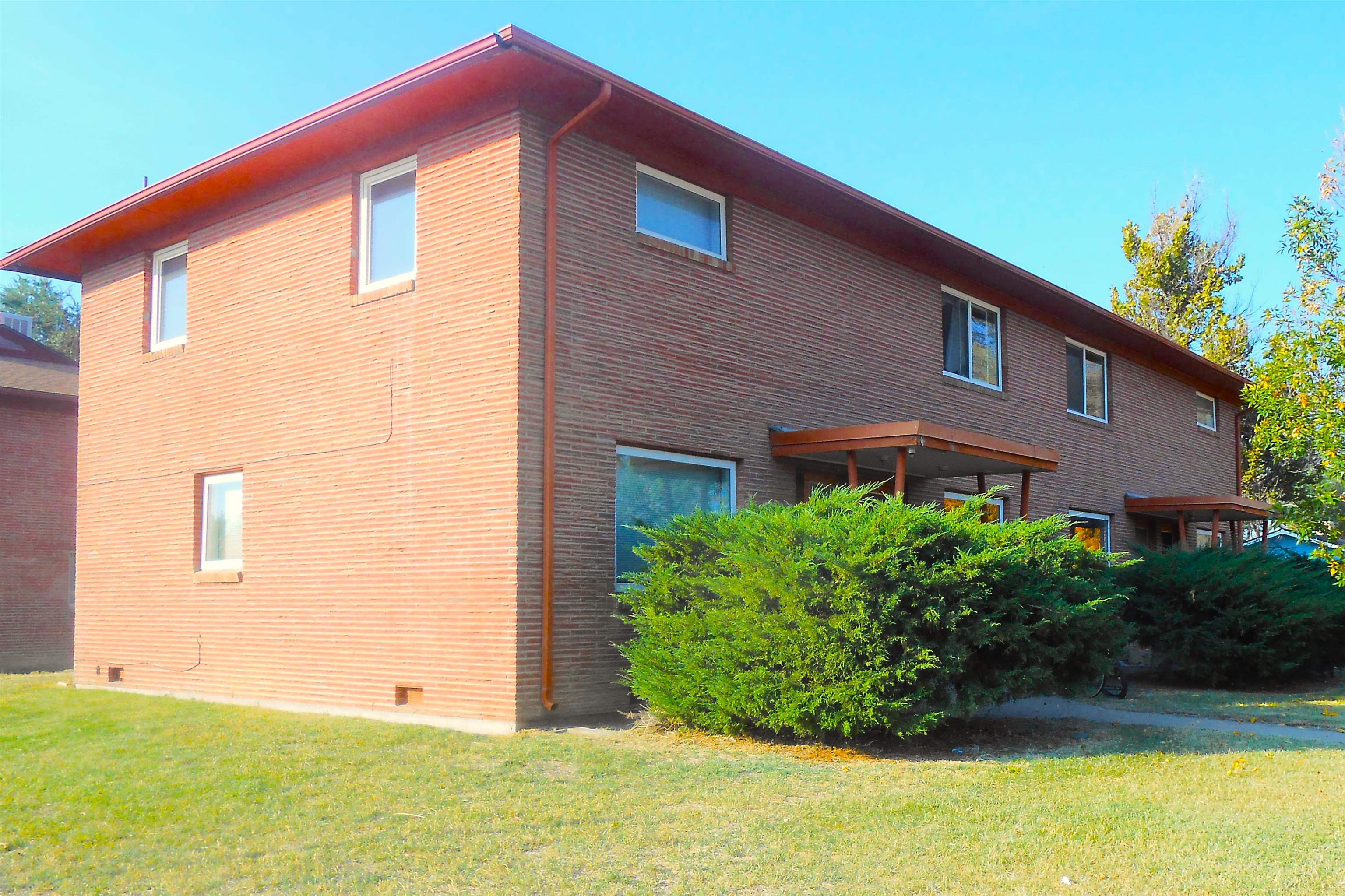 1821 Gunnison Avenue Property Photo 1