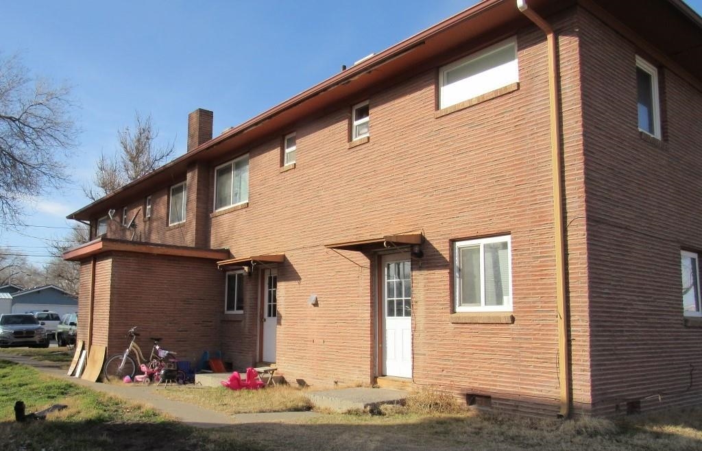1821 Gunnison Avenue Property Photo 2