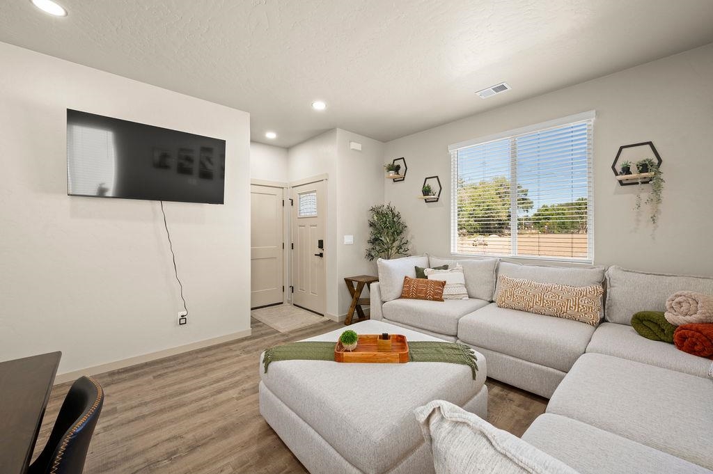 411 Clements Way Property Photo 14