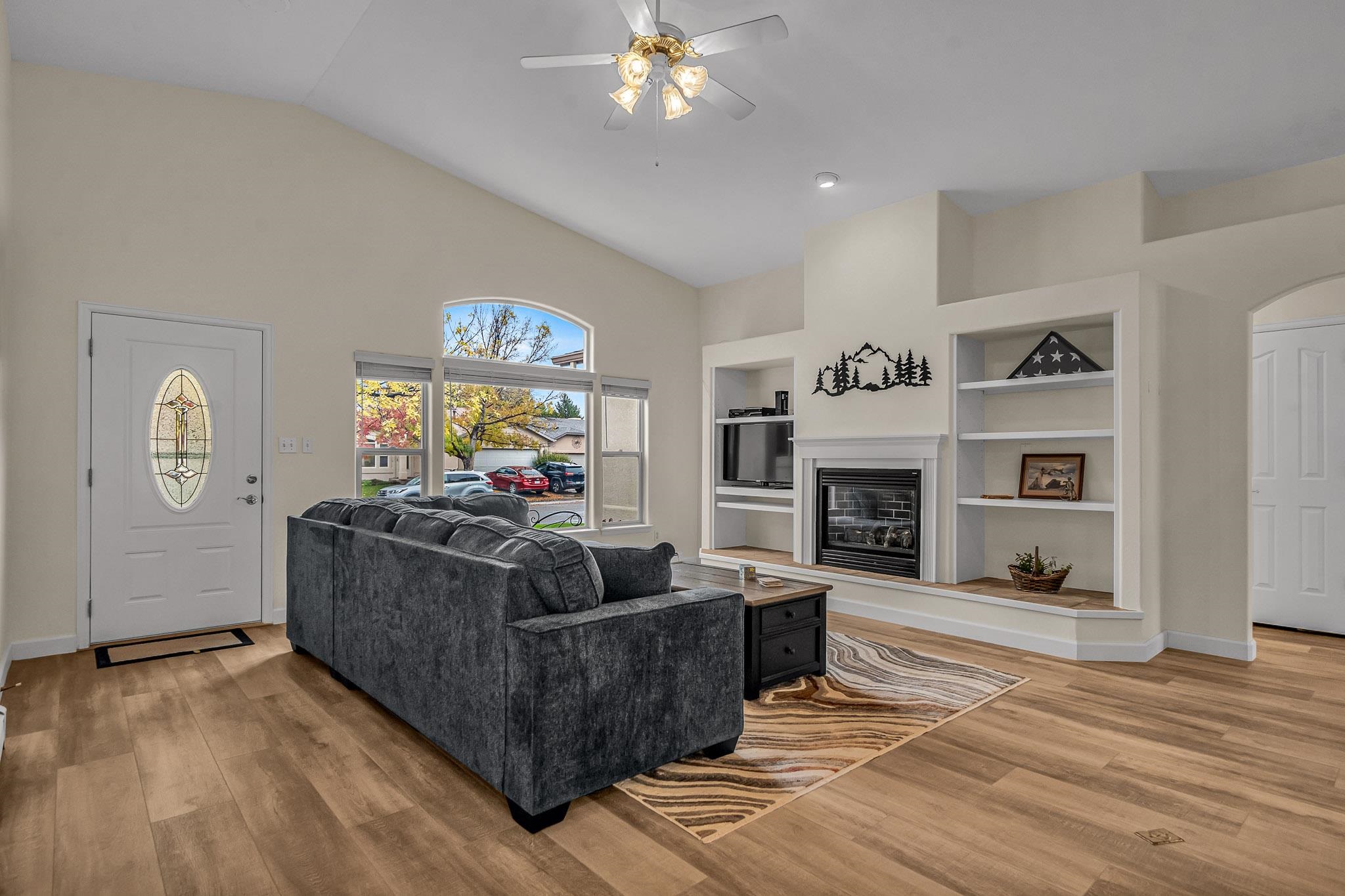 2157 Glenstone Court Property Photo 4