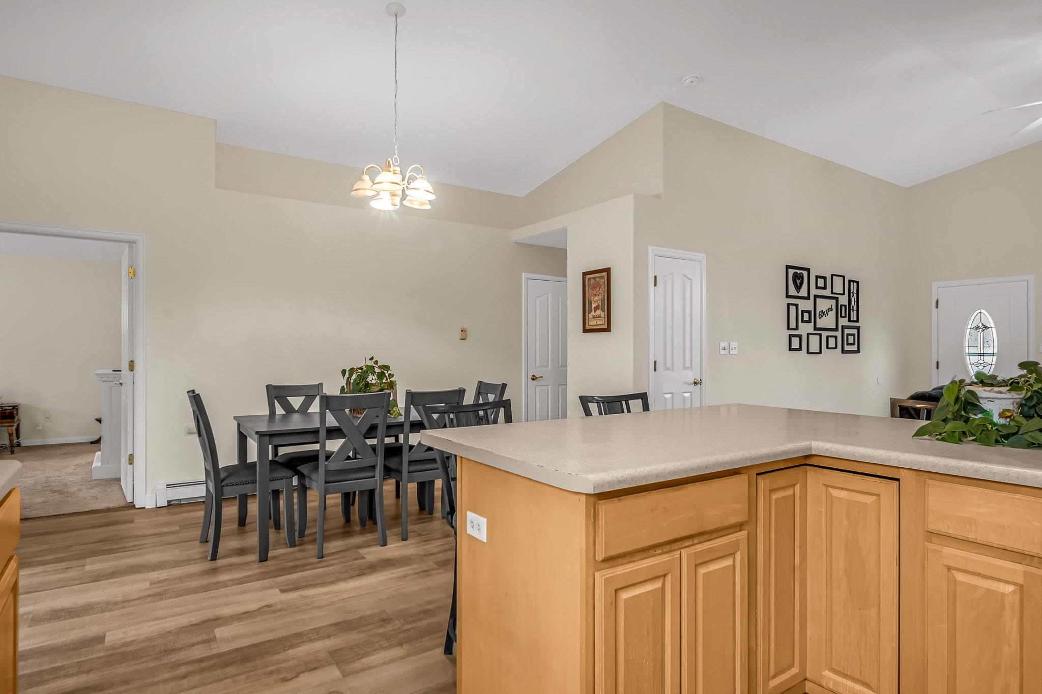 2157 Glenstone Court Property Photo 9