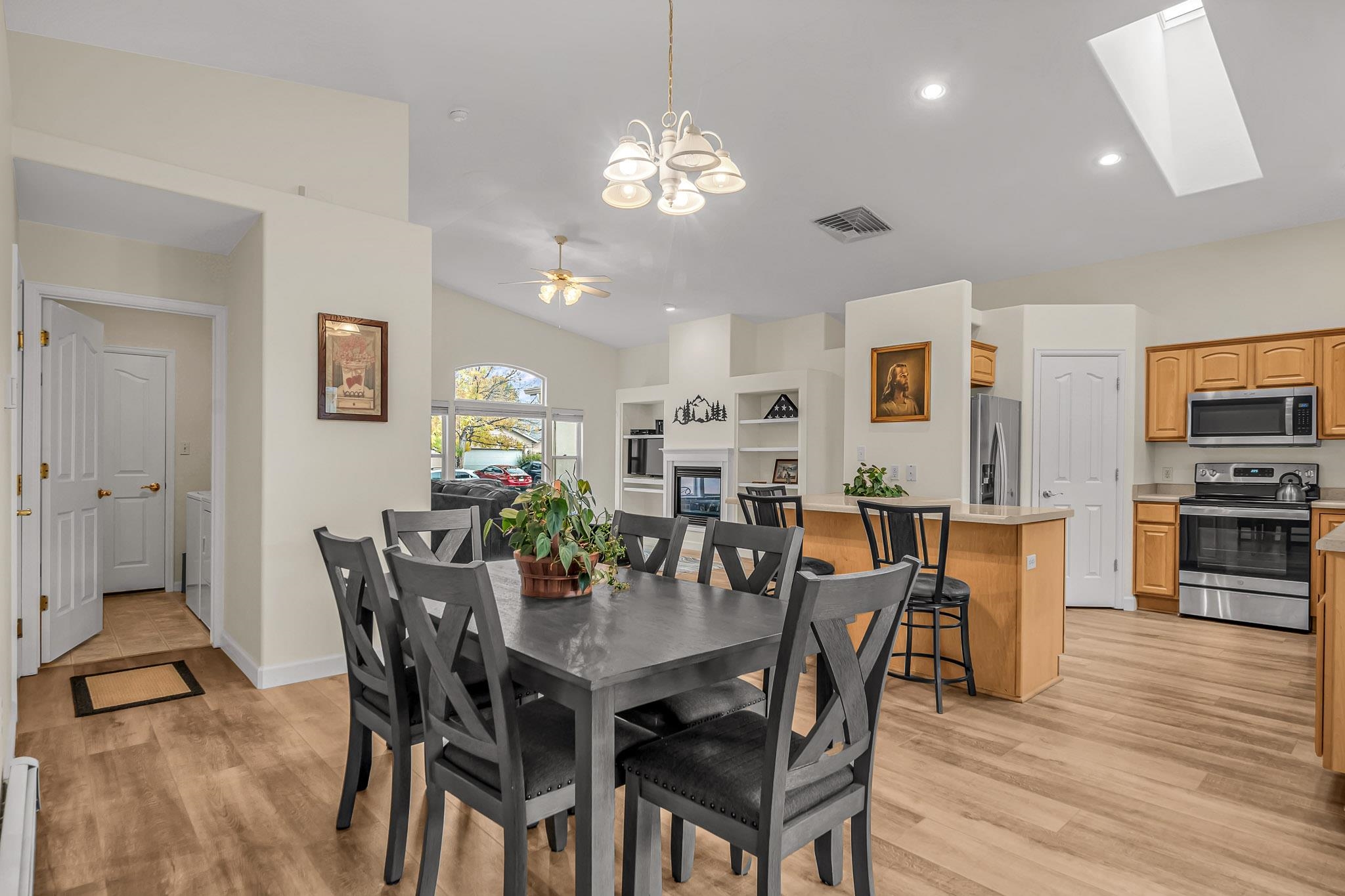2157 Glenstone Court Property Photo 10