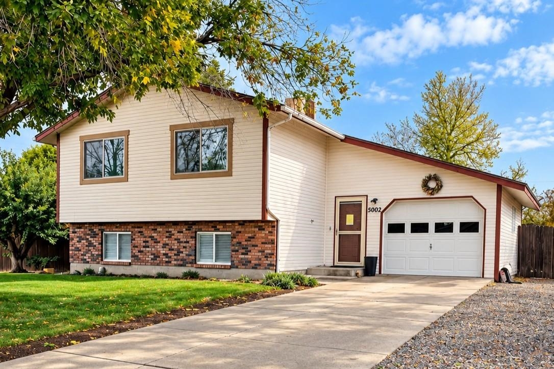 3002 E Aspenwood Court Property Photo 1