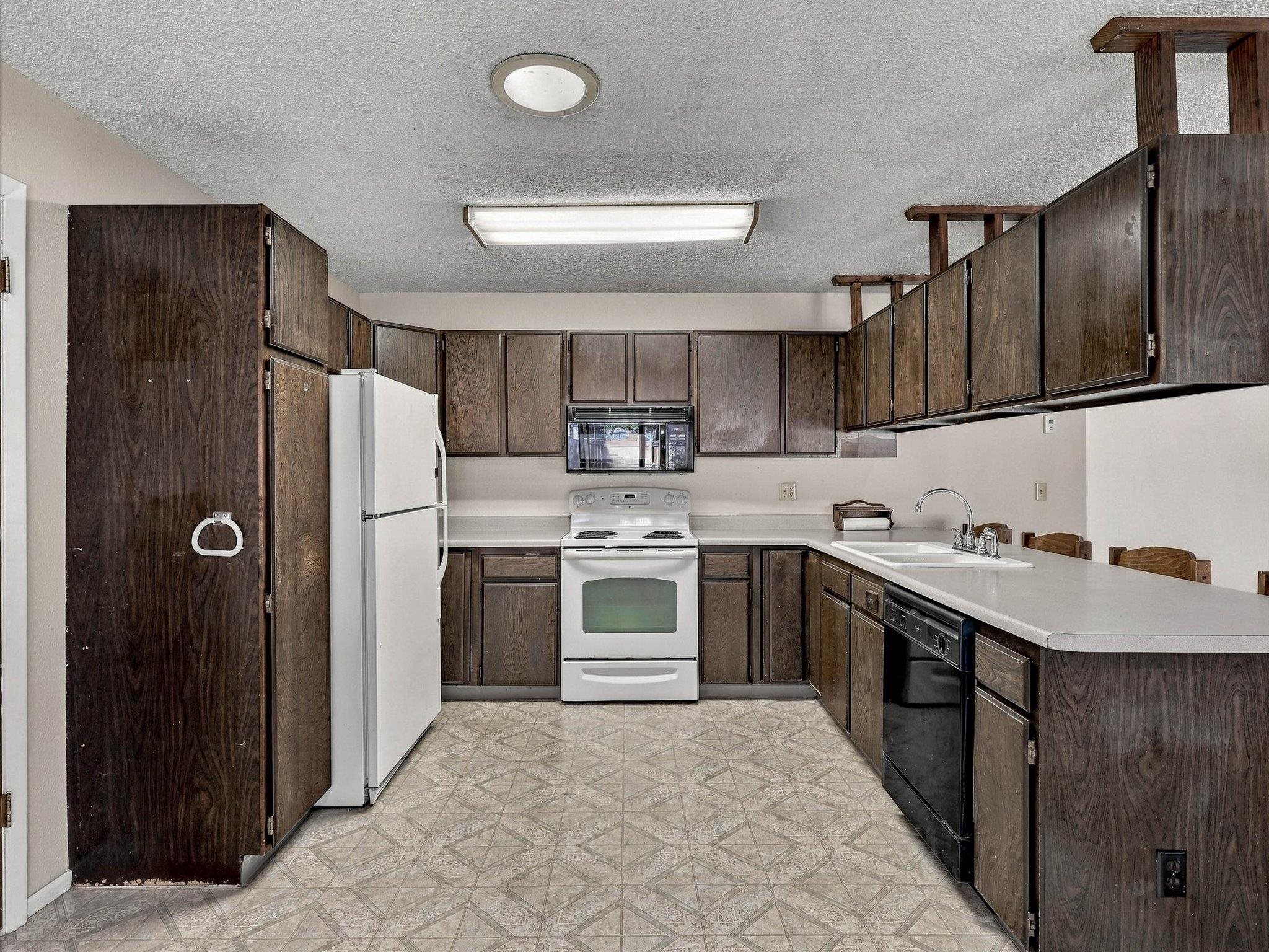 3090 Pinyon Place Property Photo 9