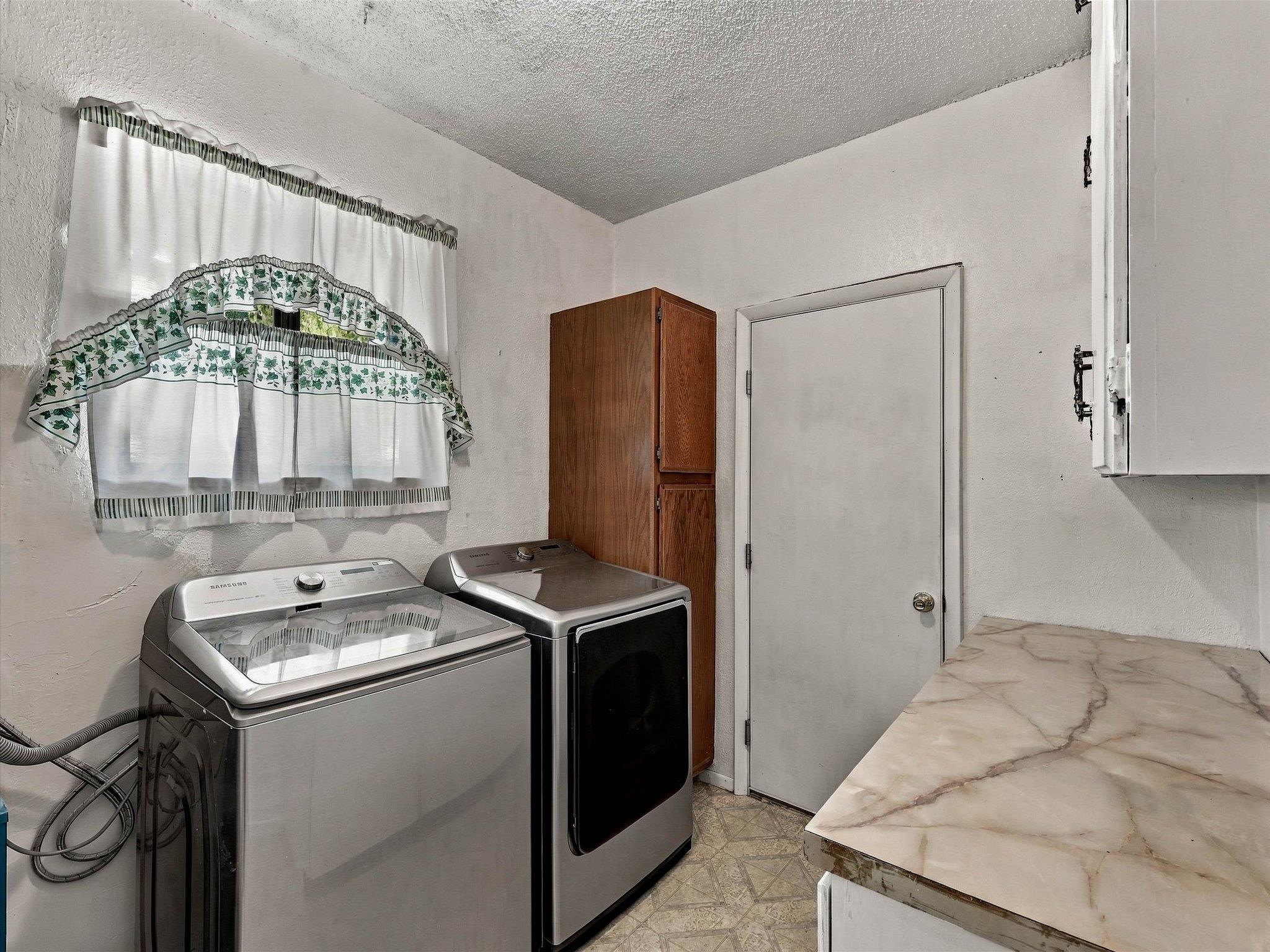 3090 Pinyon Place Property Photo 21