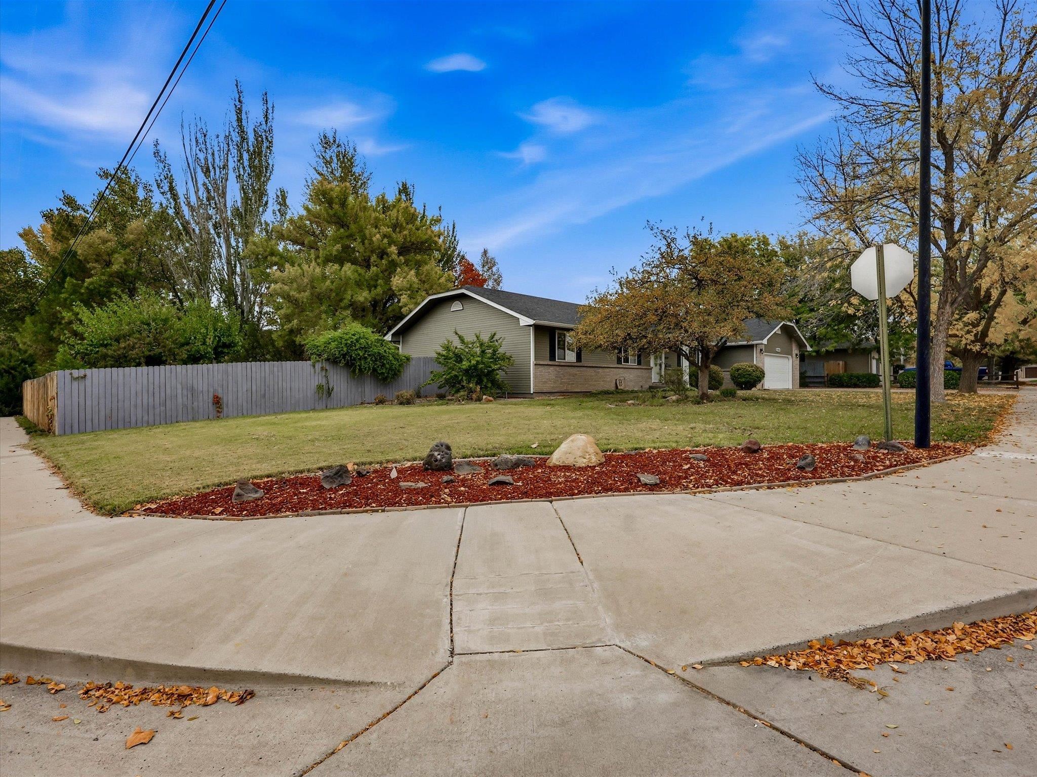 2652 Hemlock Court Property Photo 3