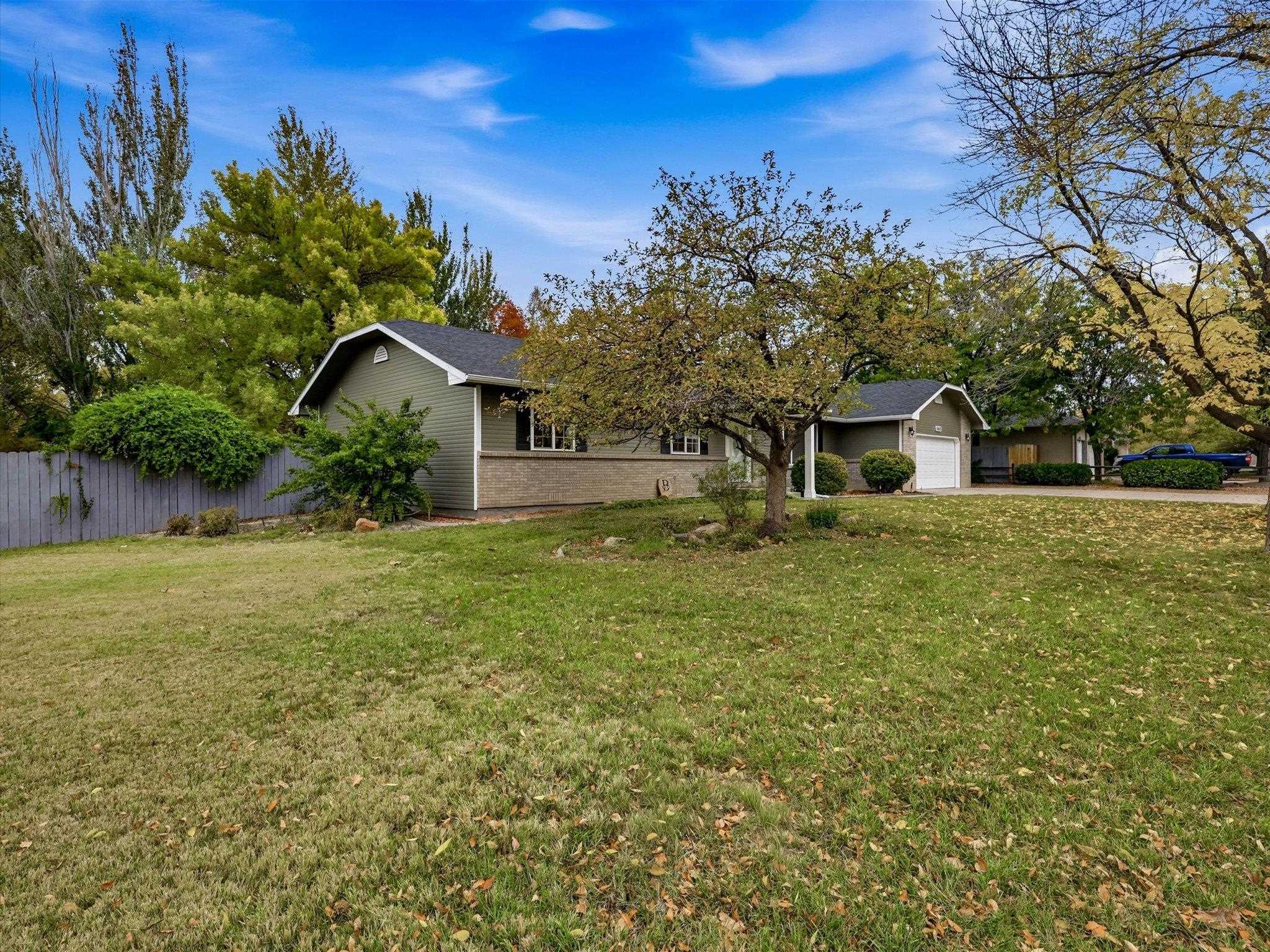 2652 Hemlock Court Property Photo 4