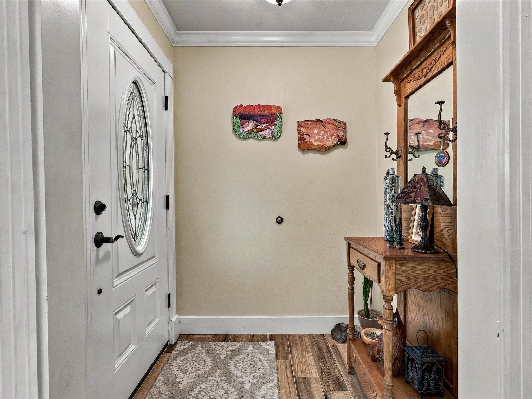 2652 Hemlock Court Property Photo 6