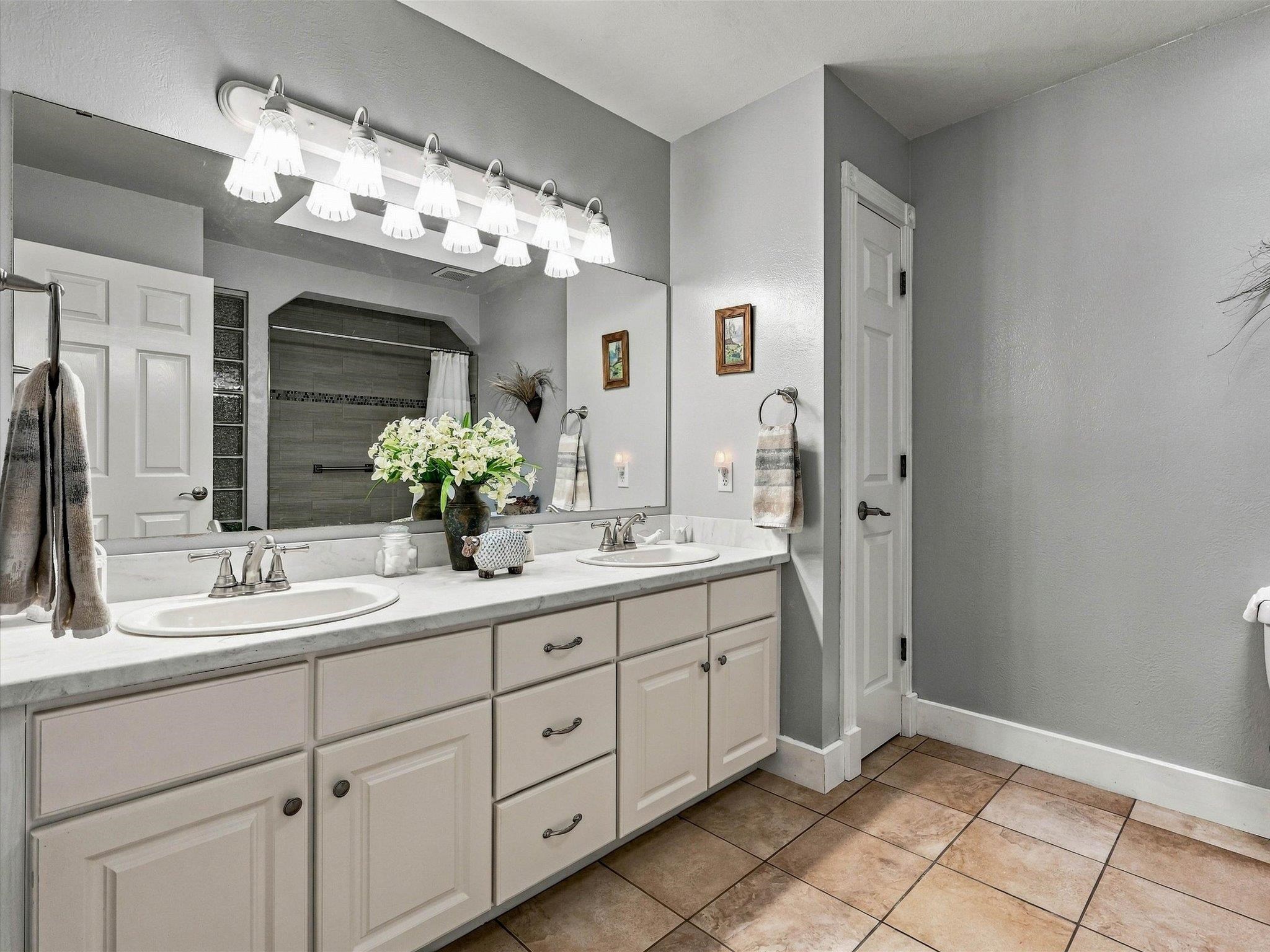 2652 Hemlock Court Property Photo 25