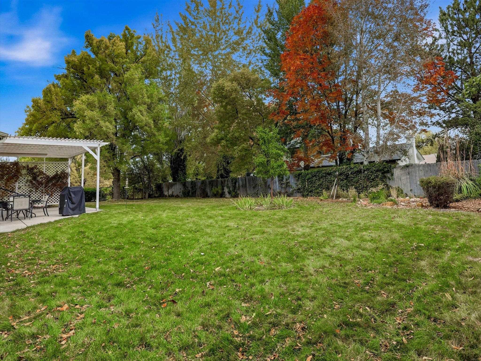 2652 Hemlock Court Property Photo 33