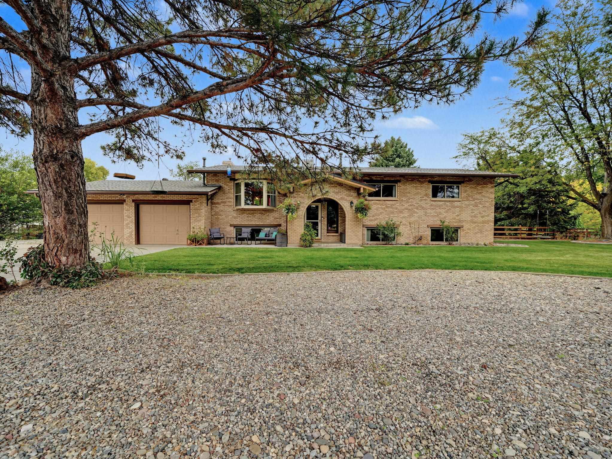 570 Sunny Meadow Lane Property Photo 2
