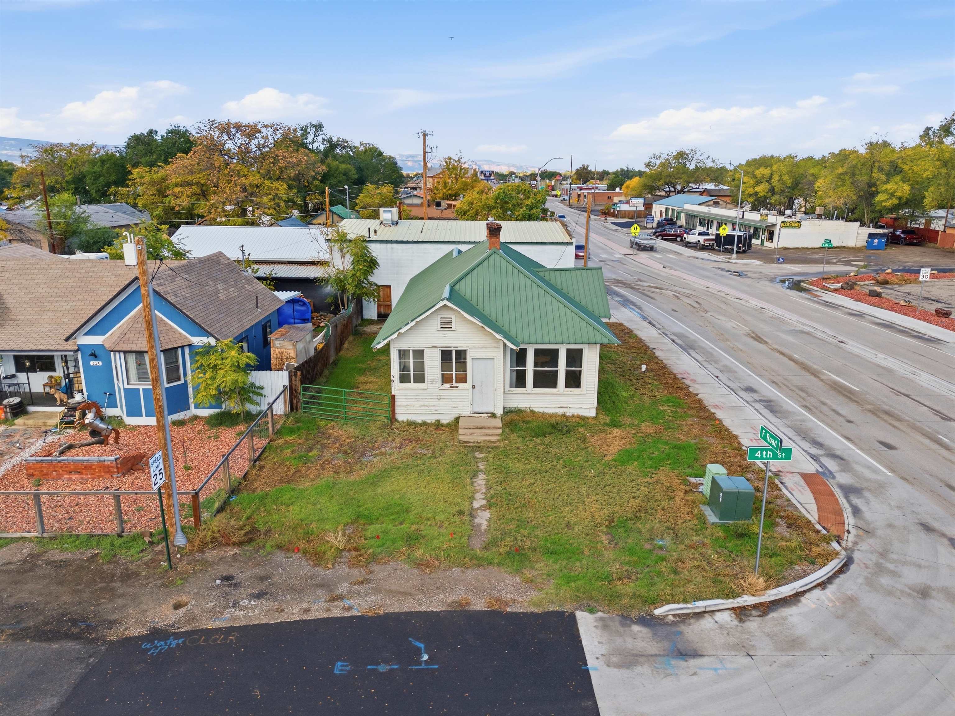 3263 F Road Property Photo 4