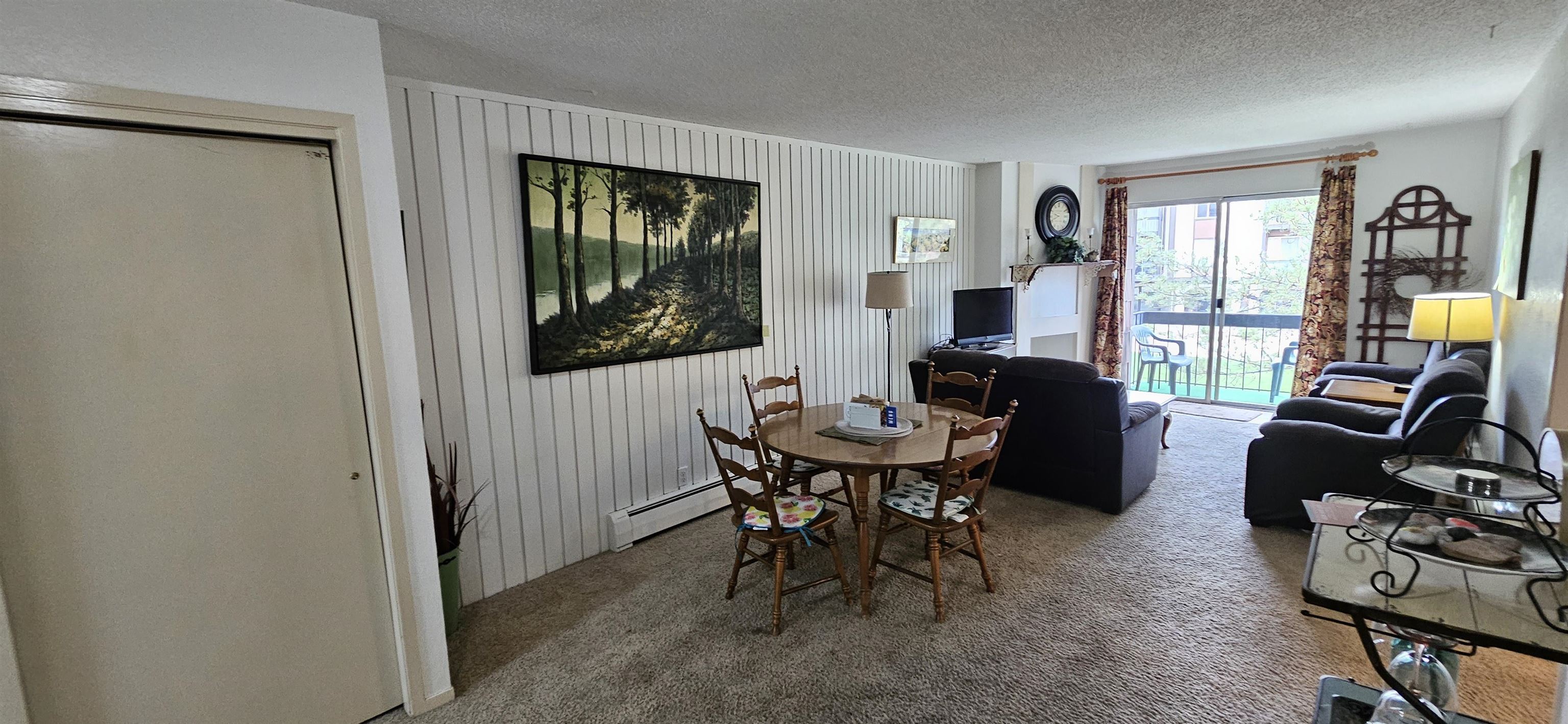 3150 Lakeside Drive Property Photo 5