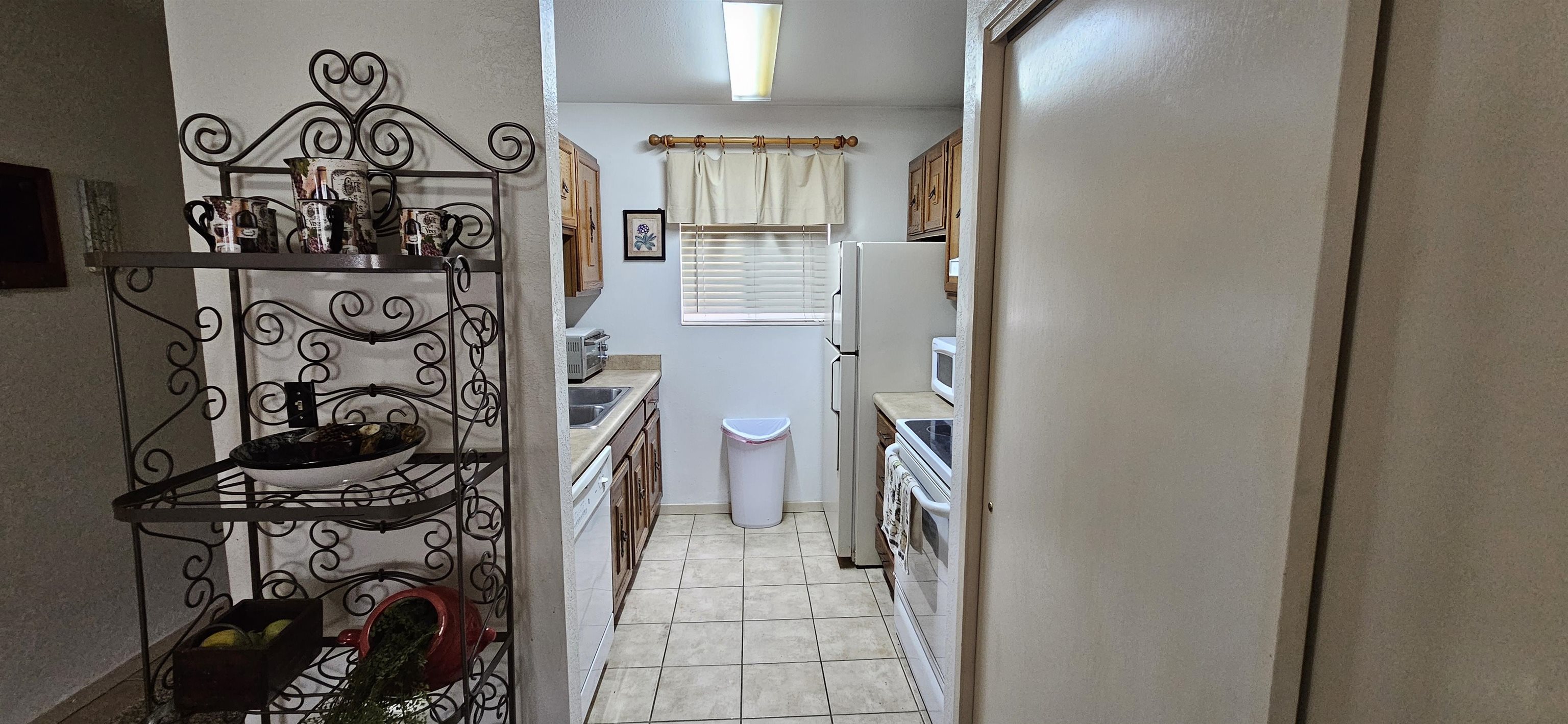 3150 Lakeside Drive Property Photo 9