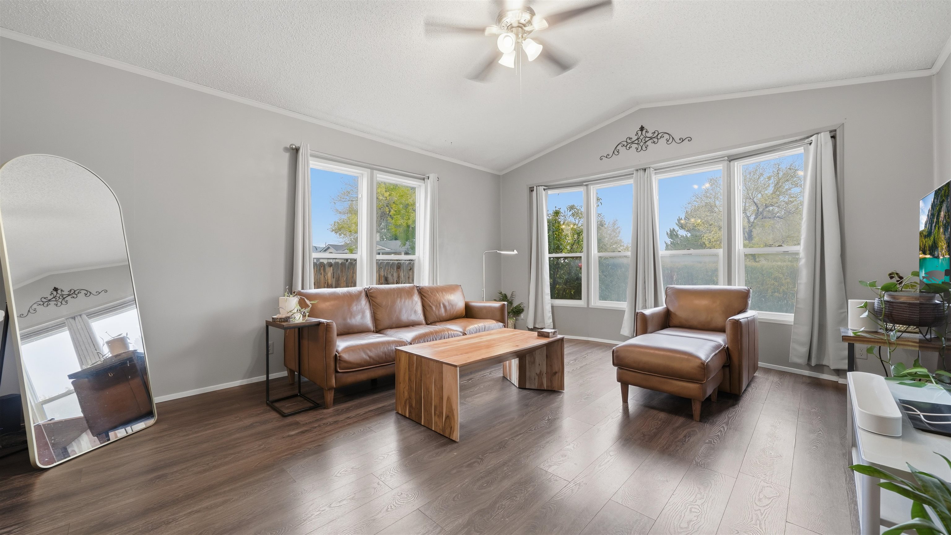 435 32 Road Property Photo 3