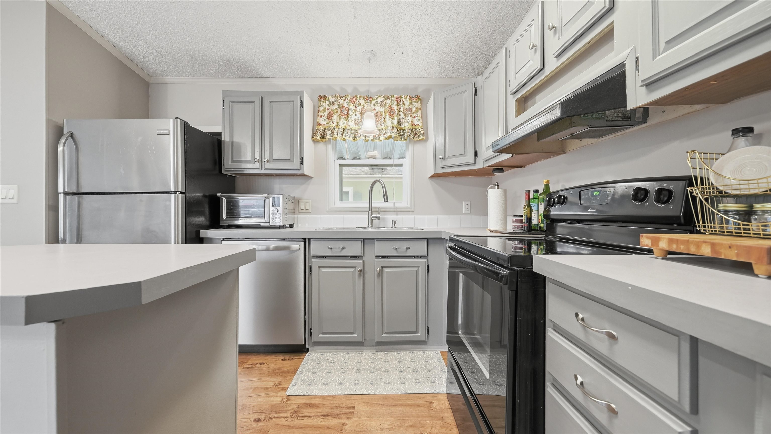 435 32 Road Property Photo 8