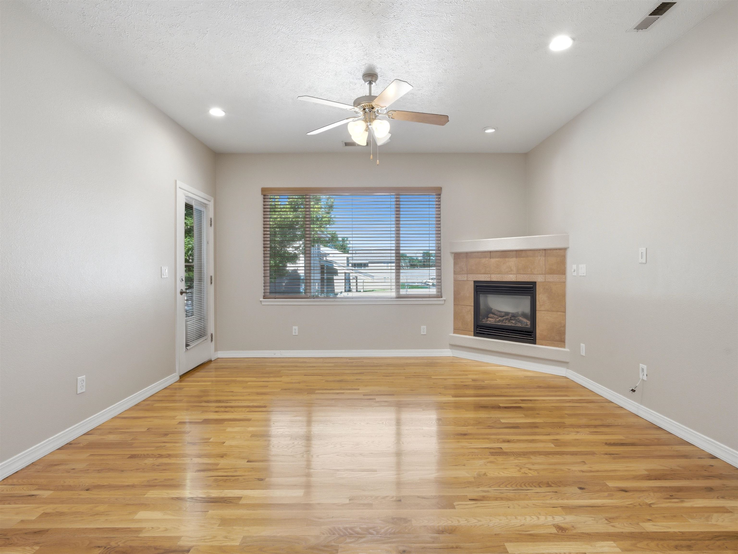 567 Garden Grove Court Property Photo 5