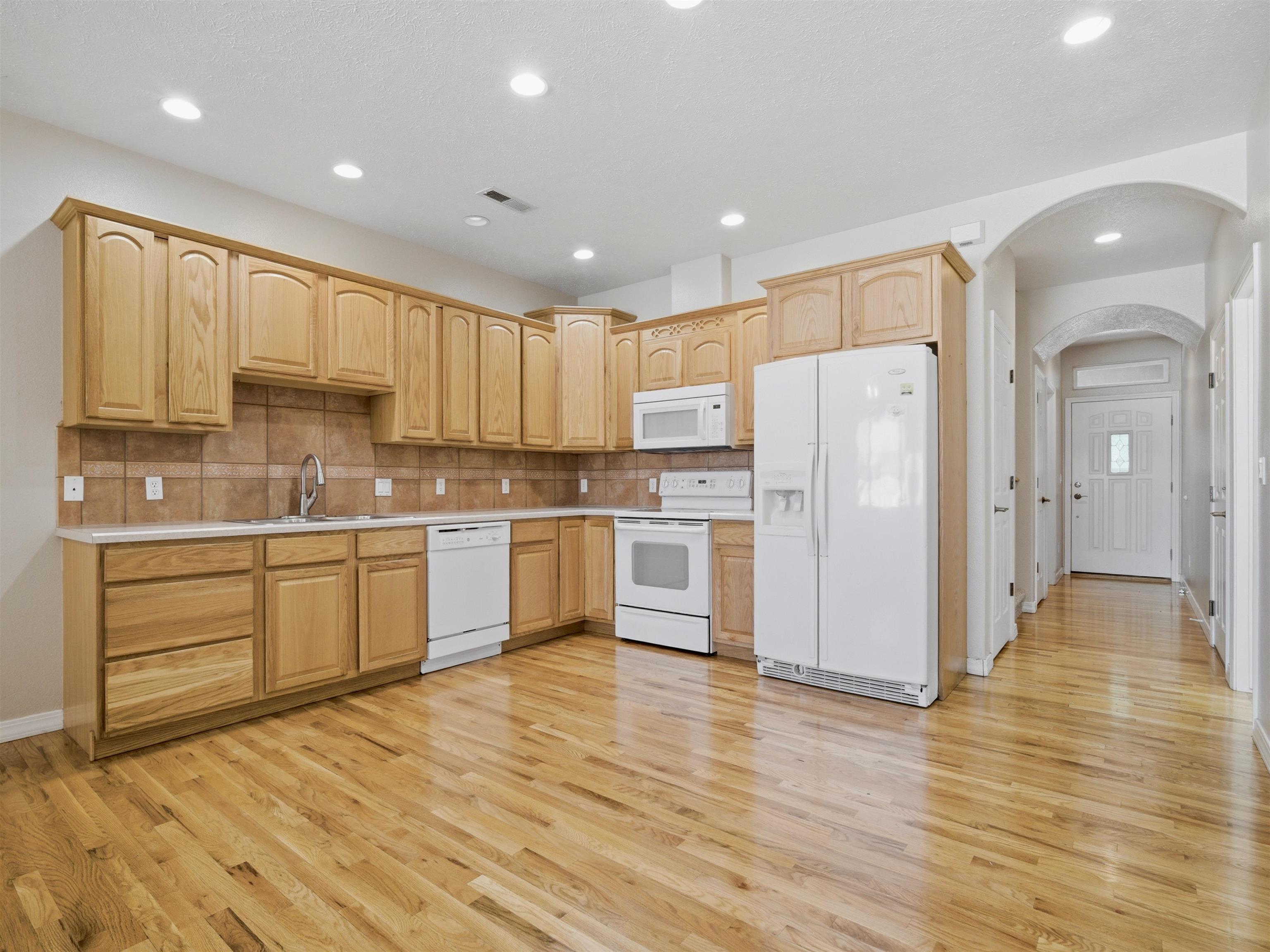 567 Garden Grove Court Property Photo 9
