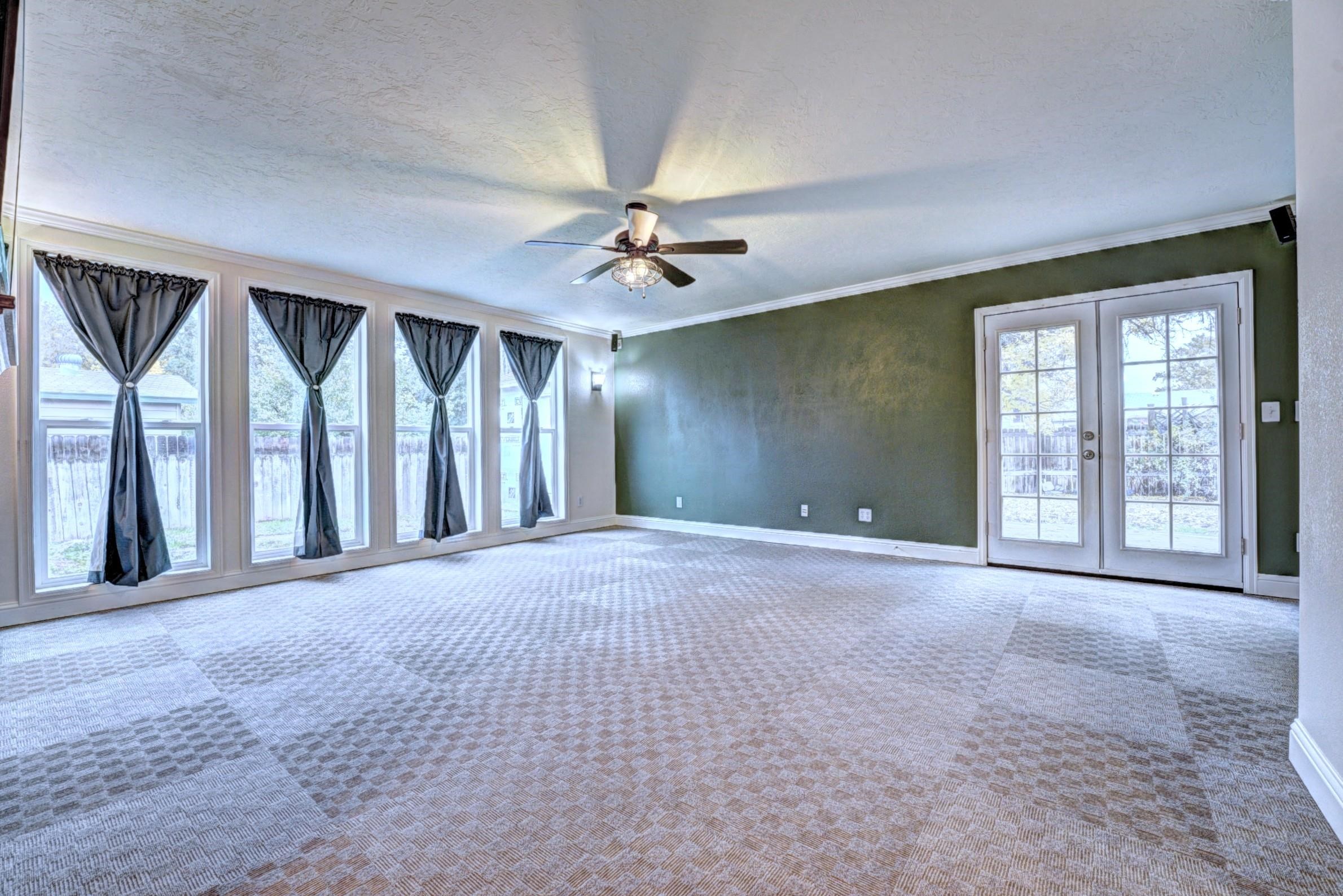637 1/2 29 1/4 Road Property Photo 2