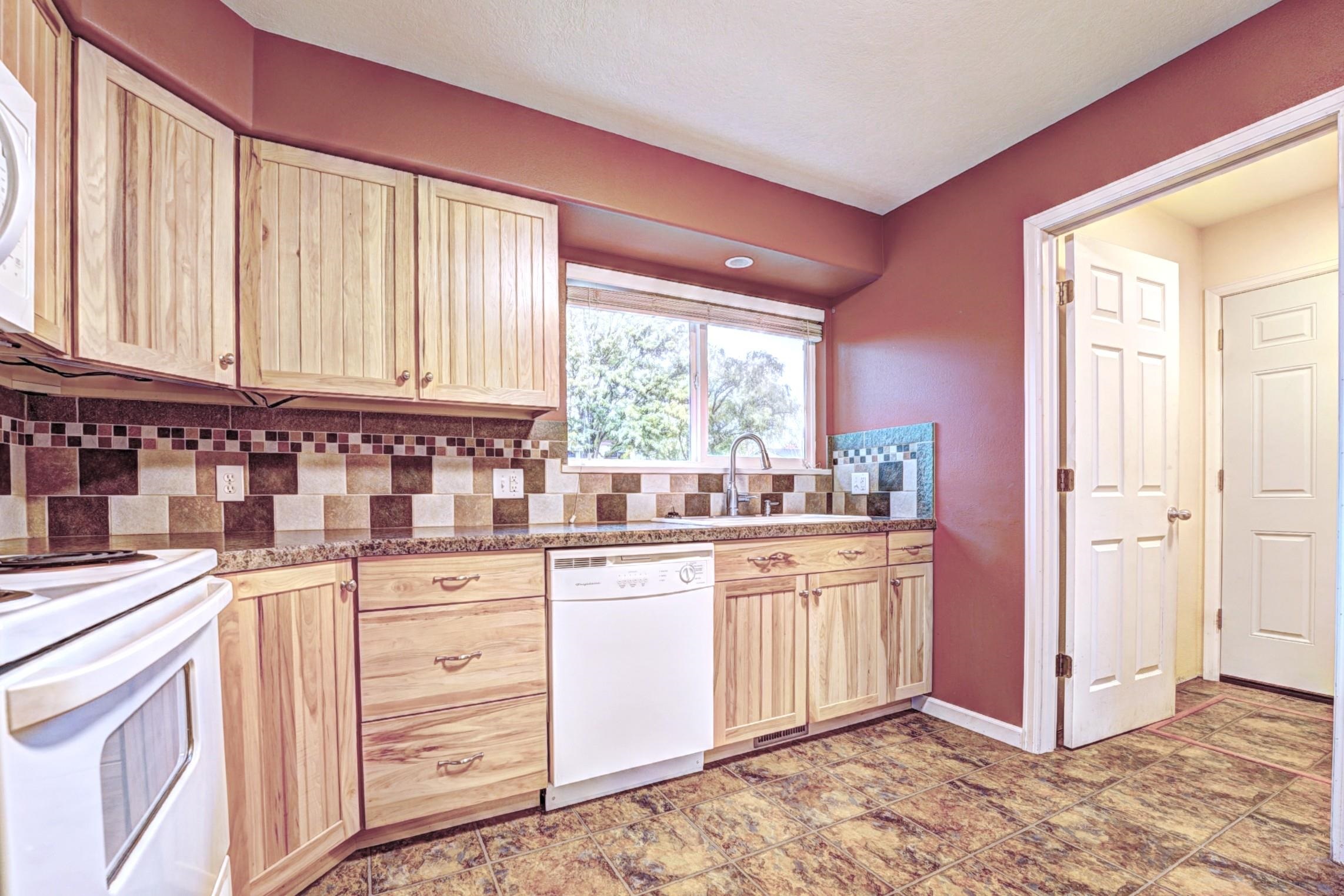 637 1/2 29 1/4 Road Property Photo 8