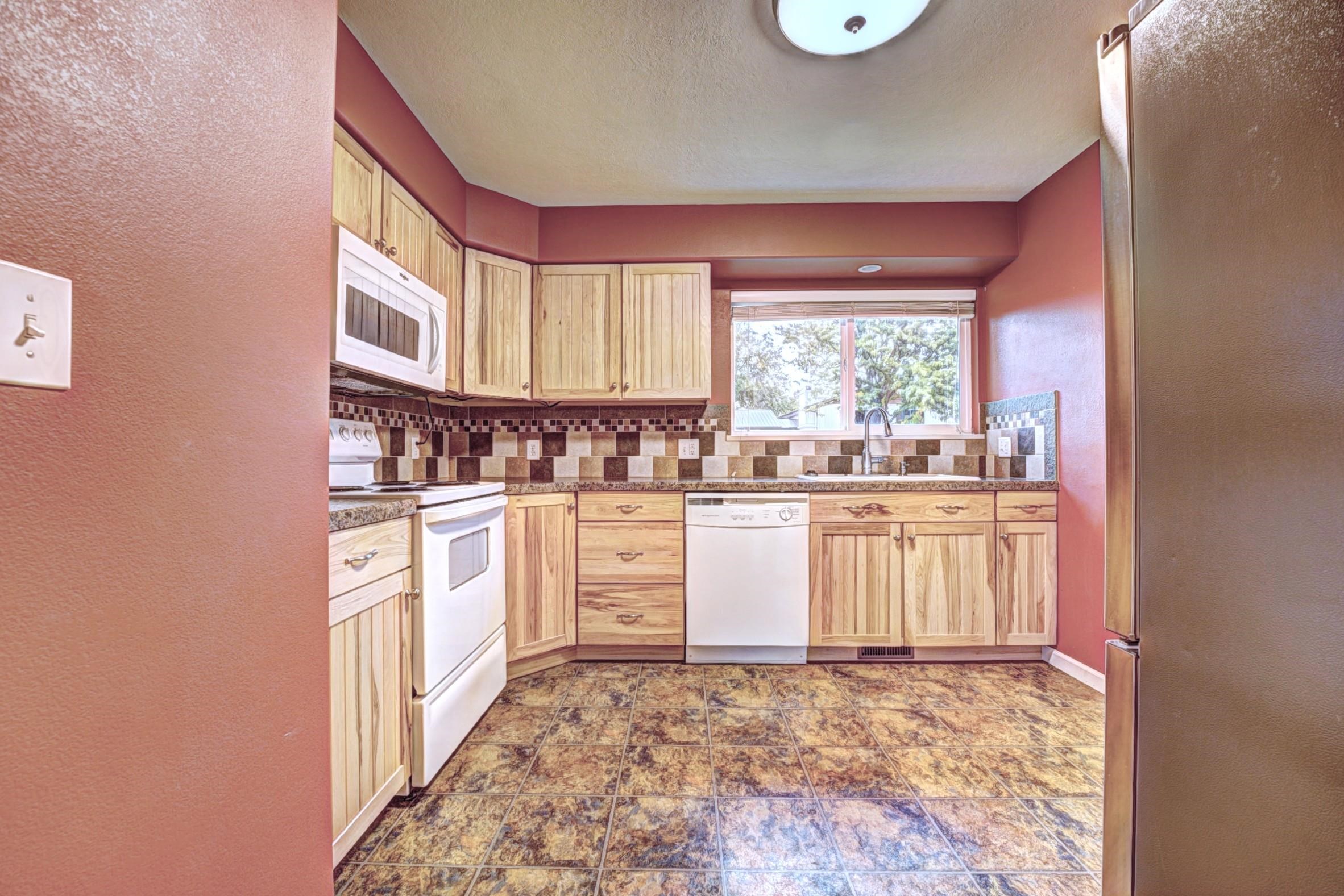 637 1/2 29 1/4 Road Property Photo 9