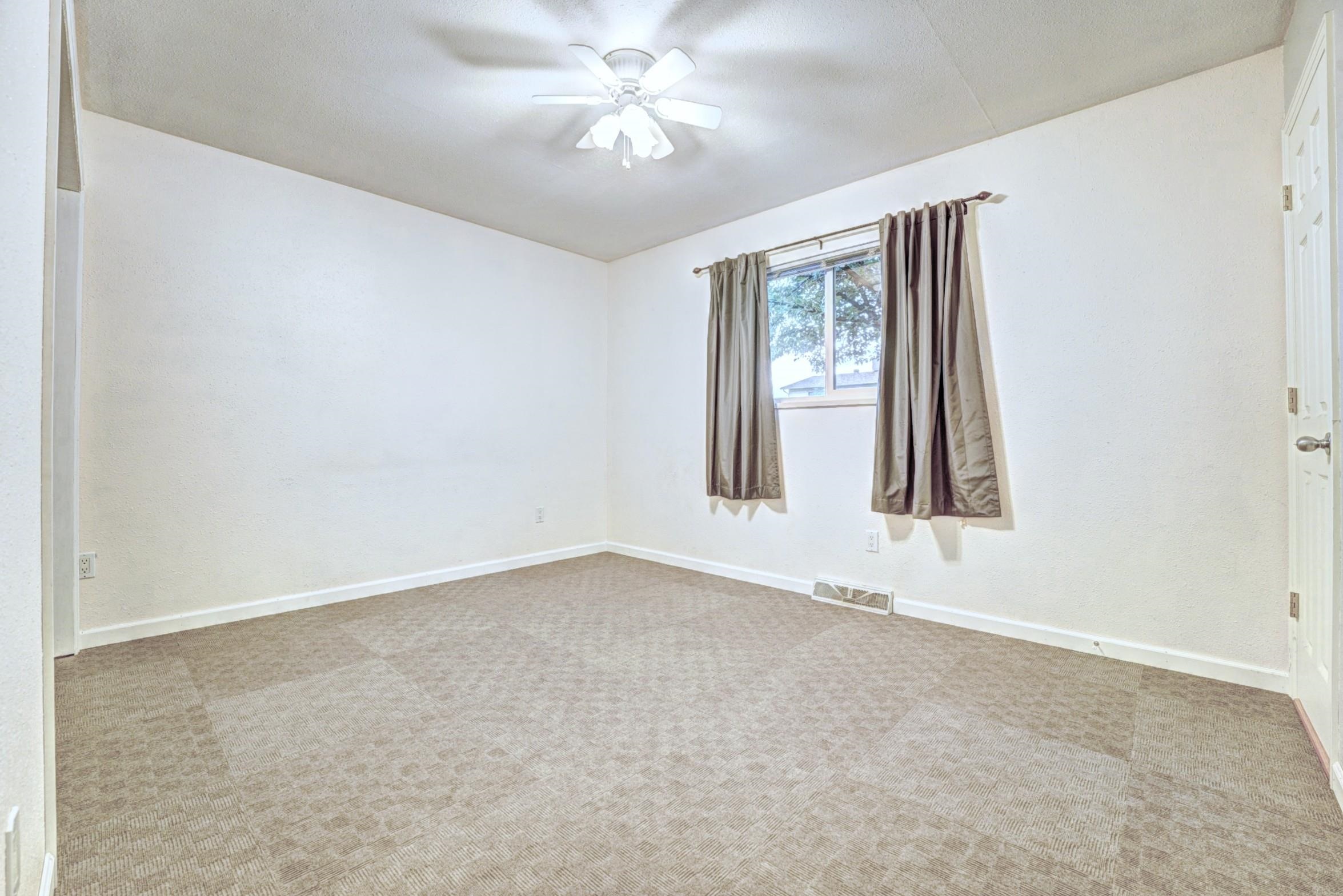637 1/2 29 1/4 Road Property Photo 12