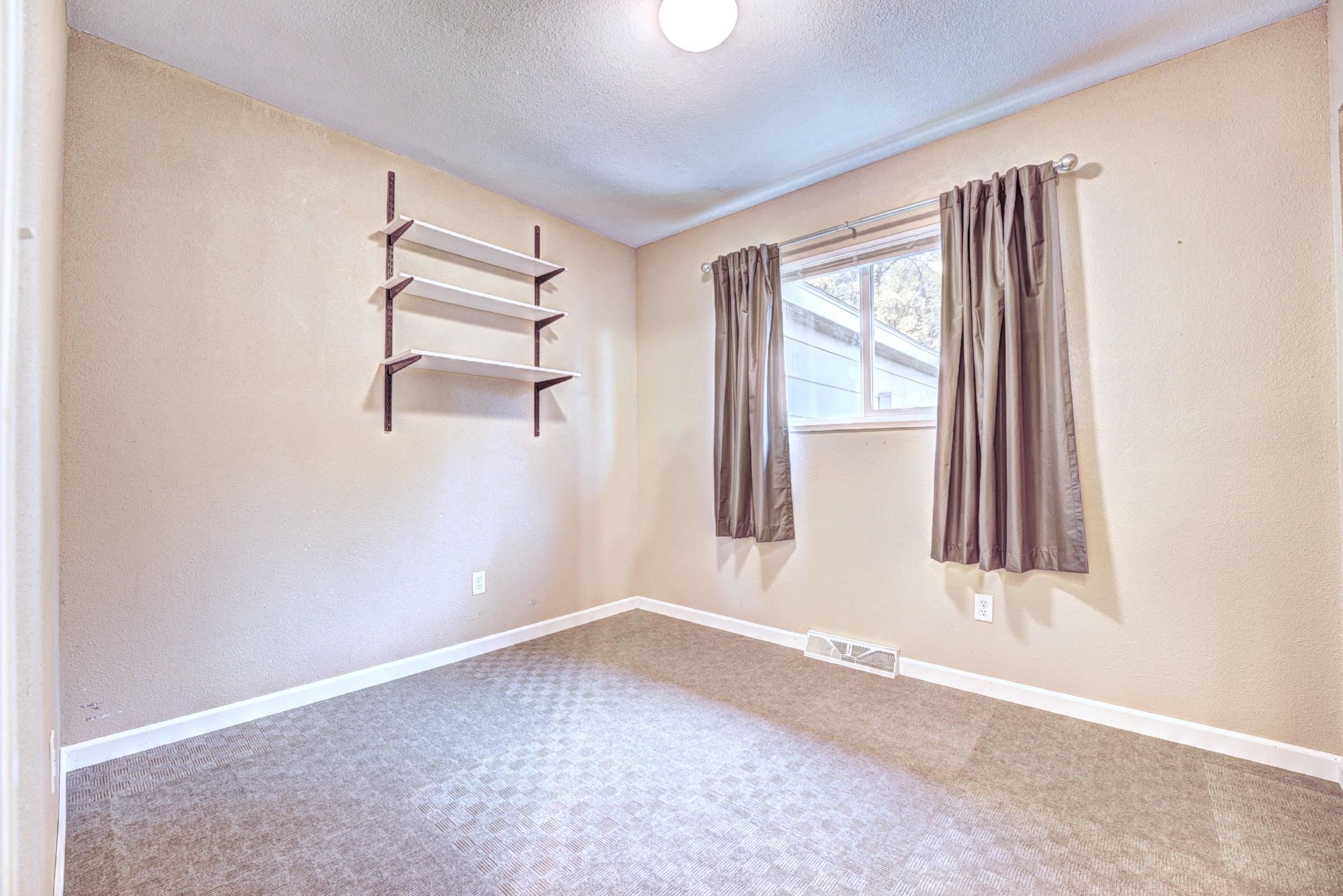 637 1/2 29 1/4 Road Property Photo 14