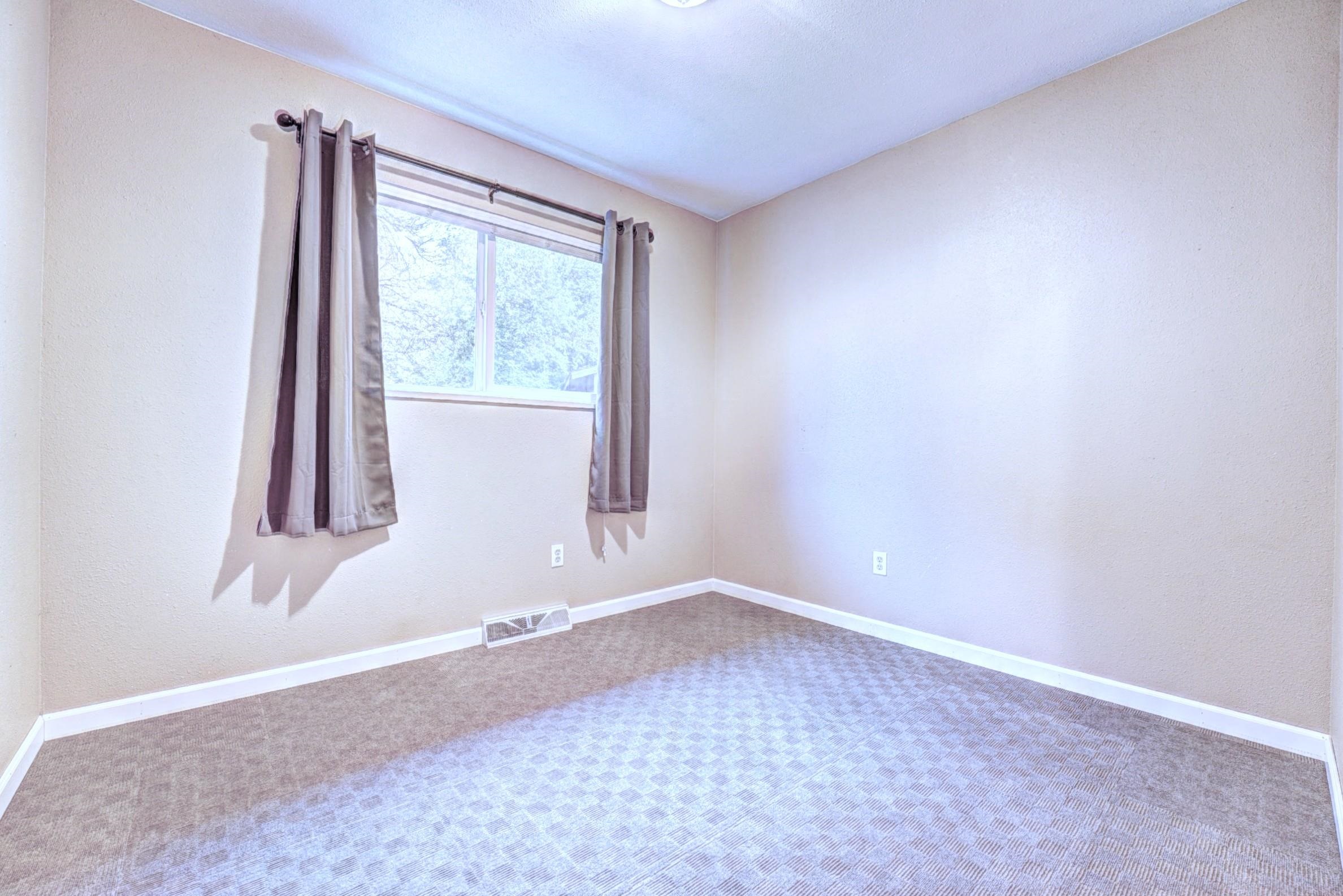 637 1/2 29 1/4 Road Property Photo 16