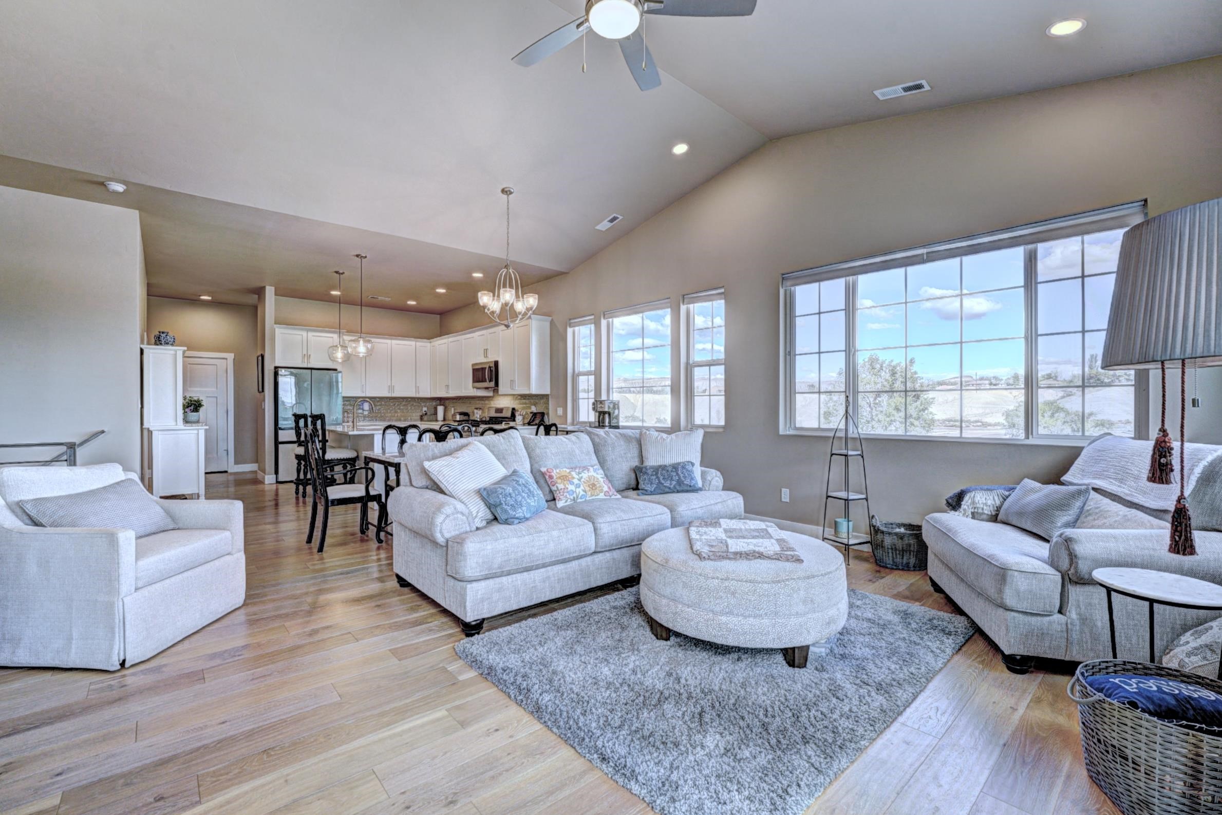 1865 Wellington Avenue Property Photo 4