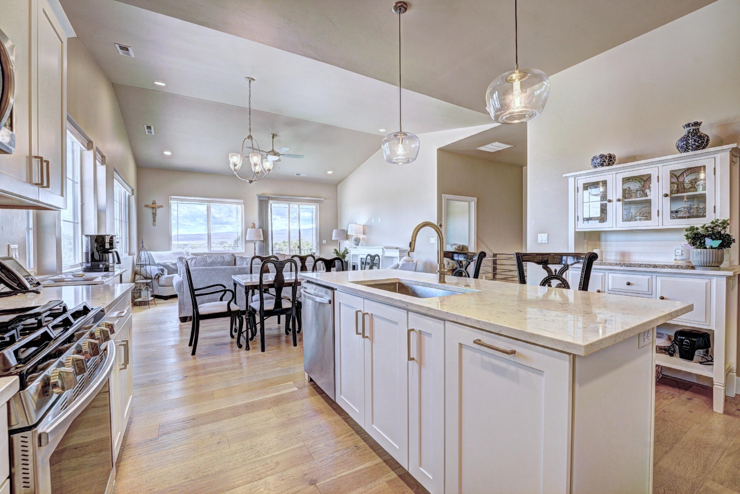 1865 Wellington Avenue Property Photo 11