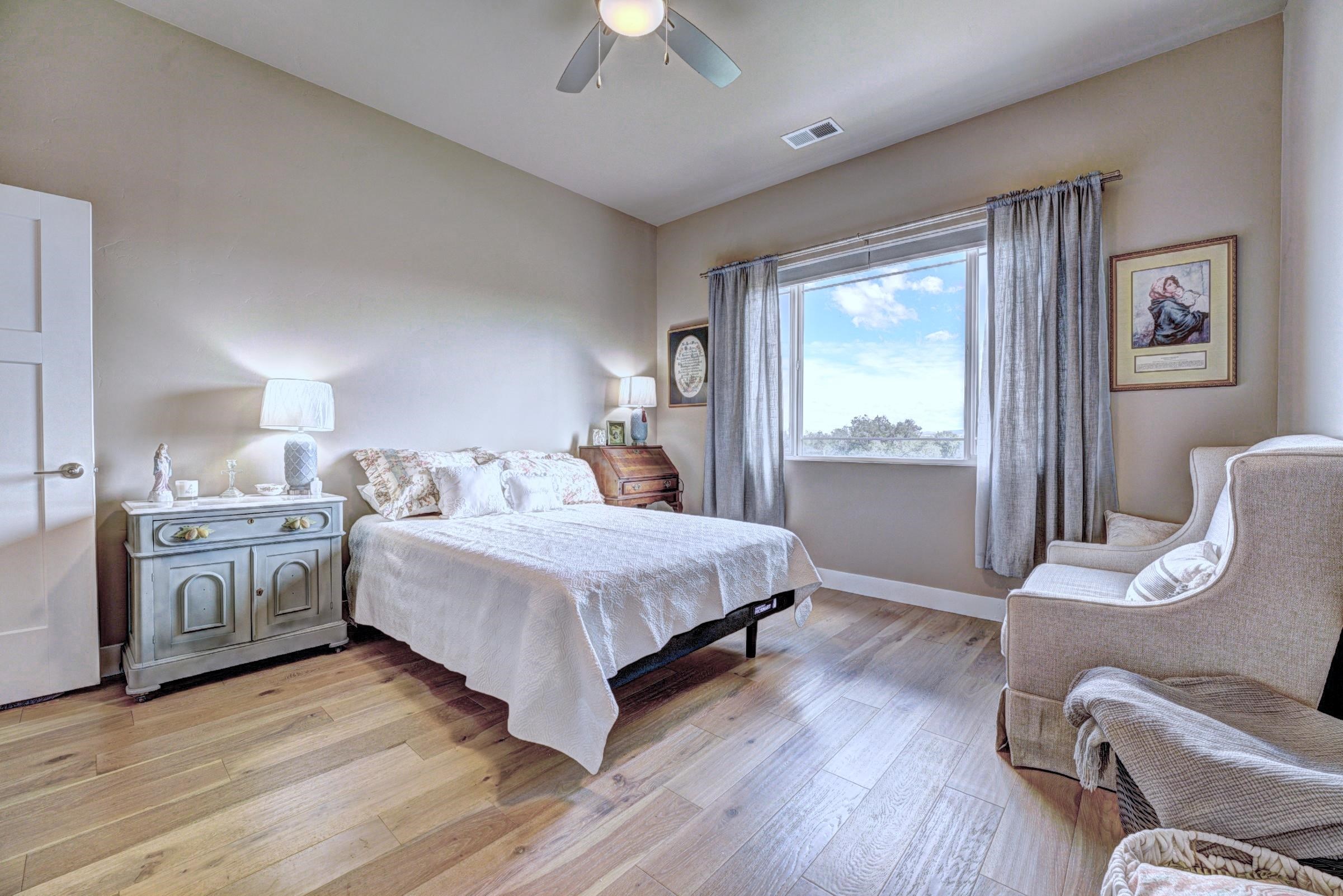 1865 Wellington Avenue Property Photo 15