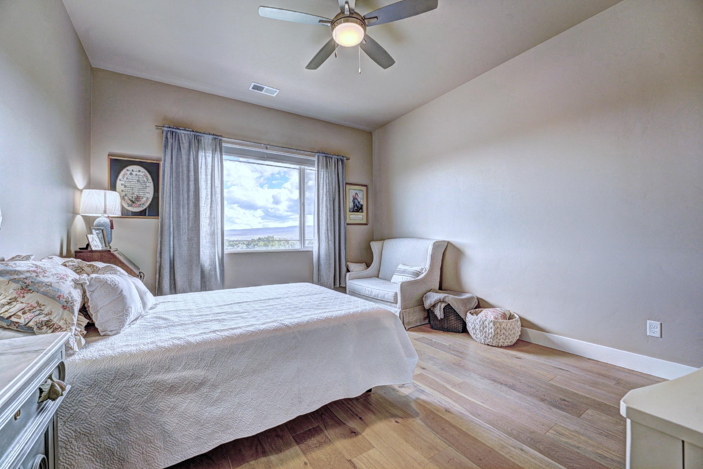 1865 Wellington Avenue Property Photo 16