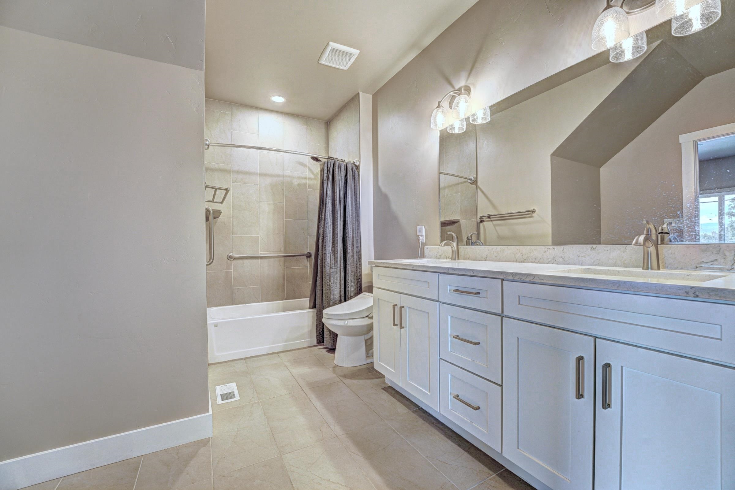 1865 Wellington Avenue Property Photo 24