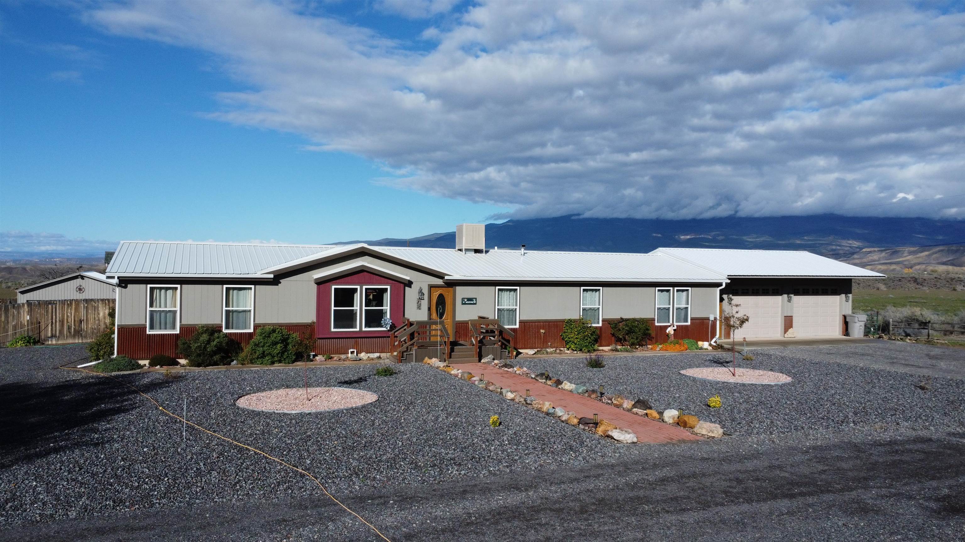 10235 Highway 65 Property Photo 2