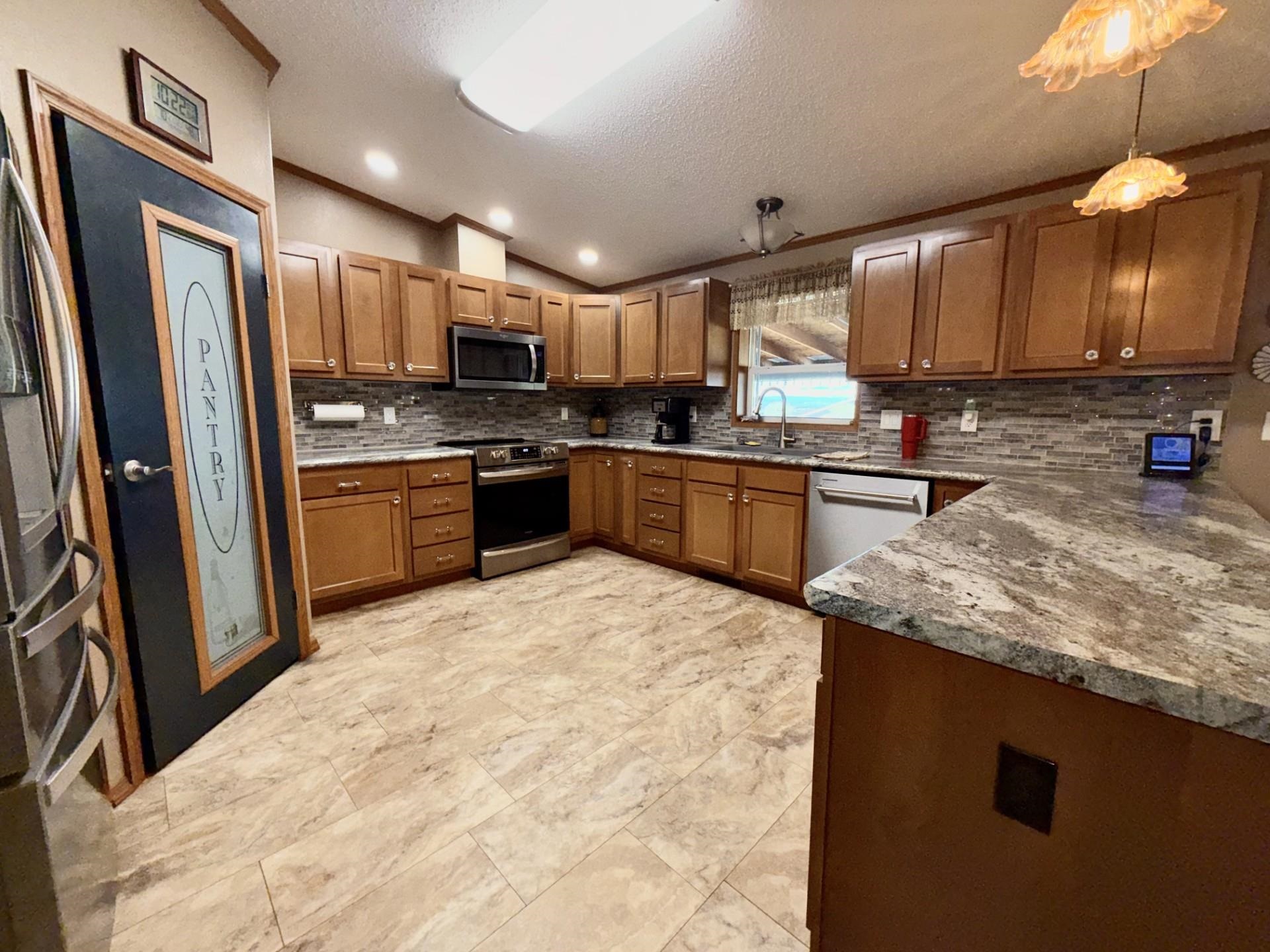 10235 Highway 65 Property Photo 14